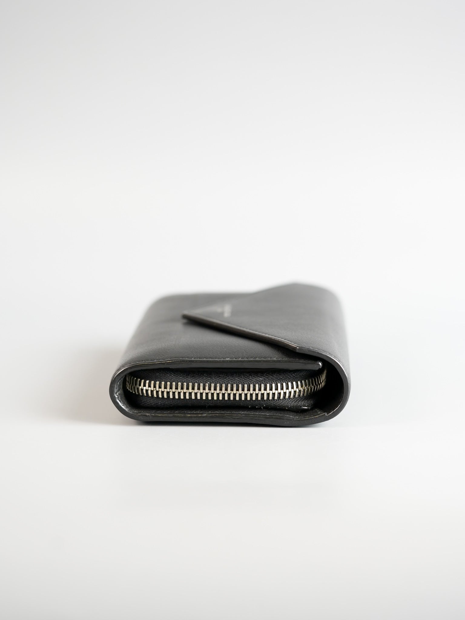 Flap & Zipped Wallet in Black Leather | Purse Maison Luxury Bags Shop