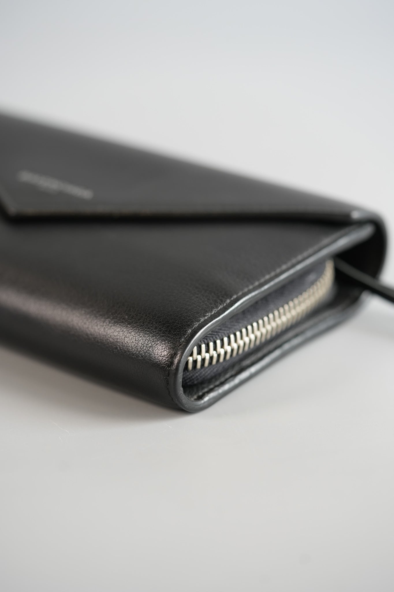 Flap & Zipped Wallet in Black Leather | Purse Maison Luxury Bags Shop