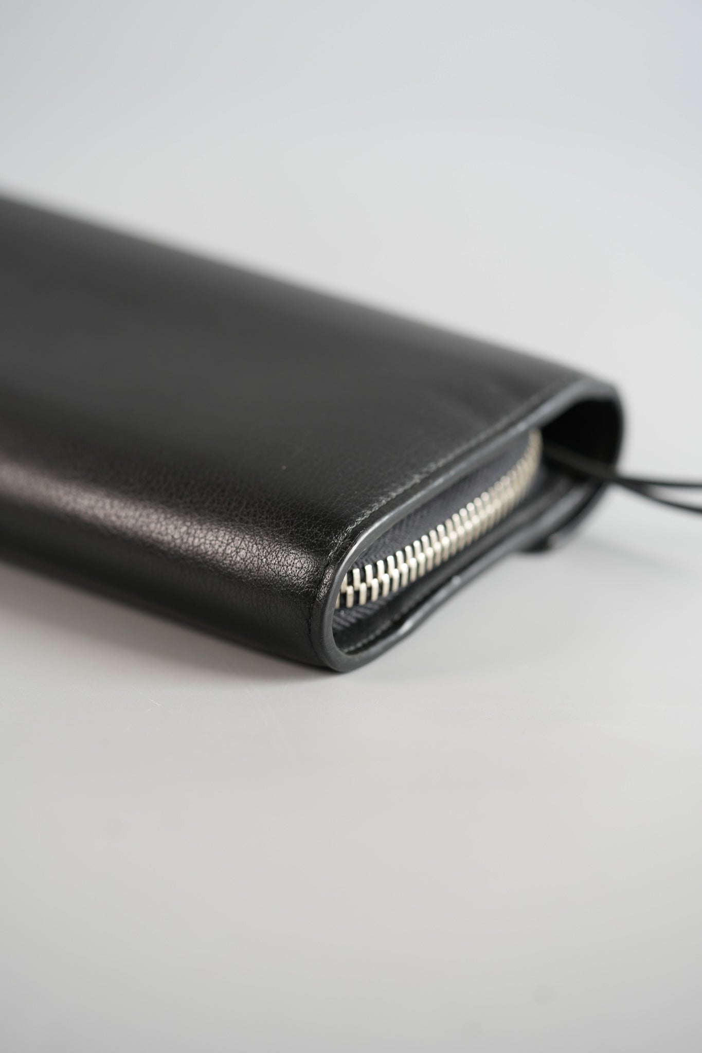 Flap & Zipped Wallet in Black Leather | Purse Maison Luxury Bags Shop