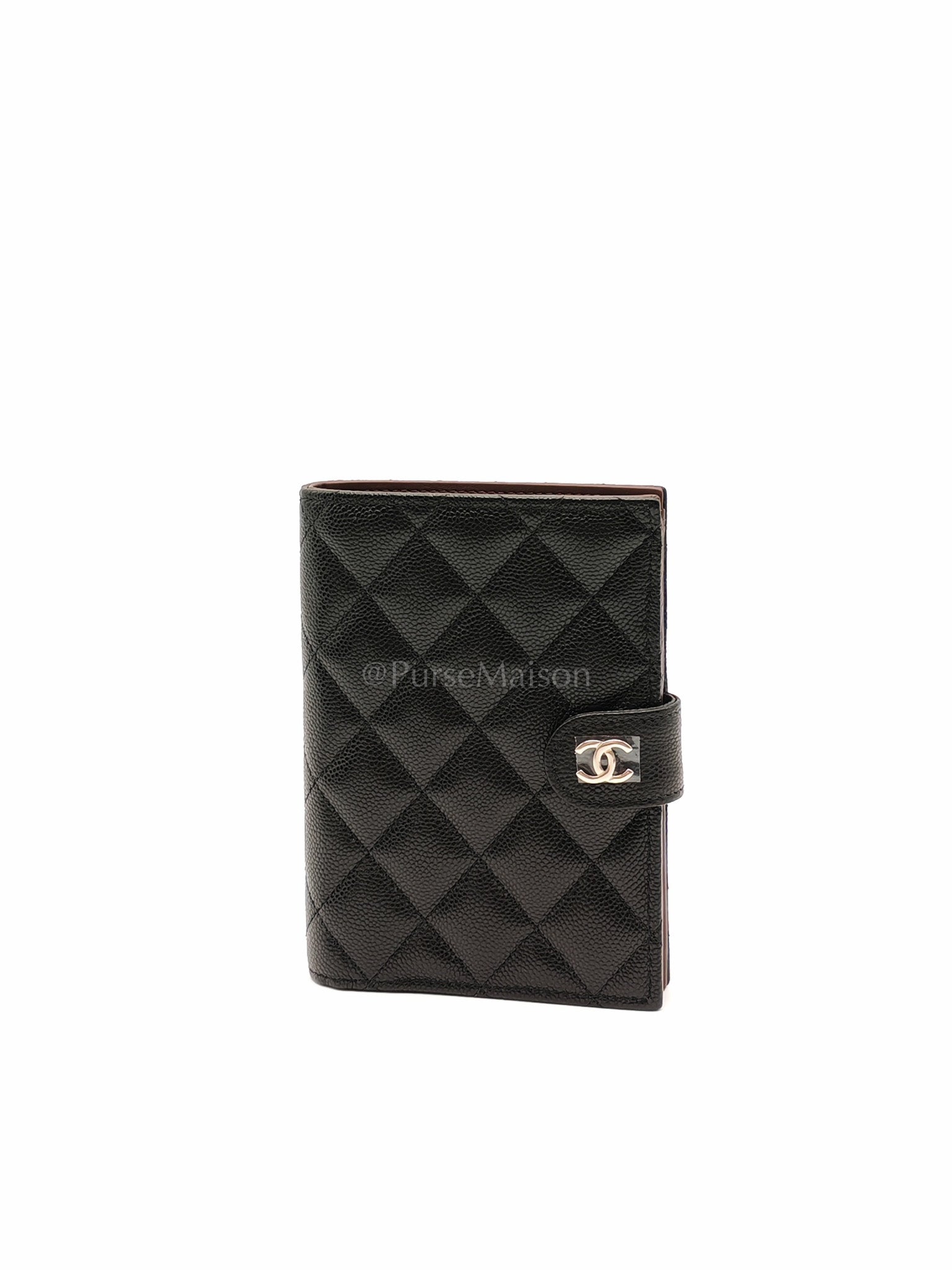 Passport Holder in Black Caviar Leather and Light Gold Hardware (Microchip) TK****2G | Purse Maison Luxury Bags Shop