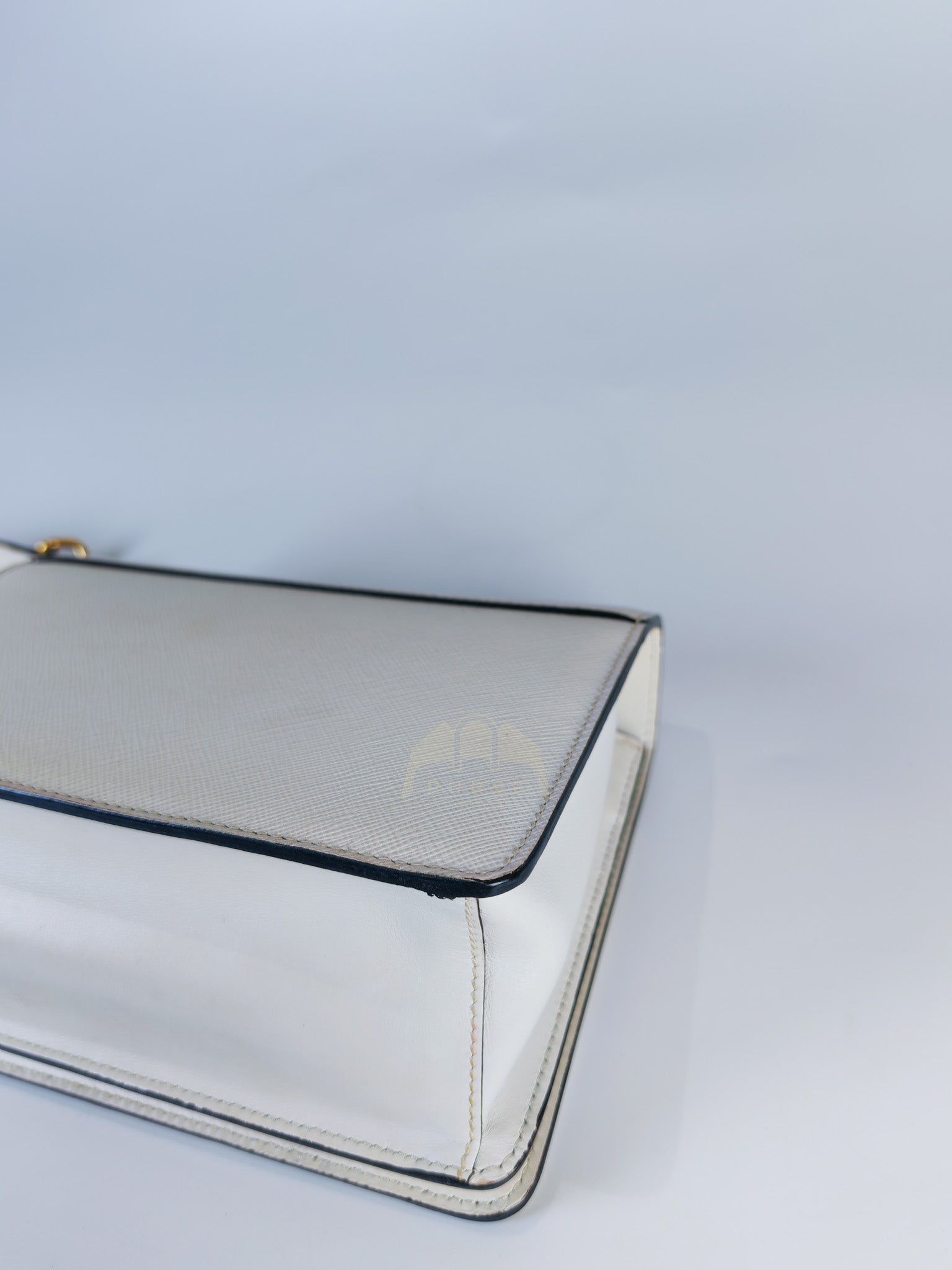 Pattina in Bianco Saffiano Leather Chain Shoulder Bag | Purse Maison Luxury Bags Shop