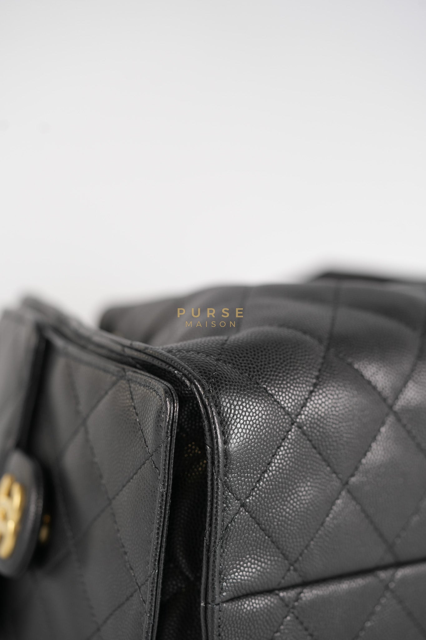 25 Small Hobo Tote Bag in Black Caviar Leather & Aged Gold Hardware (Microchip: E5****49)