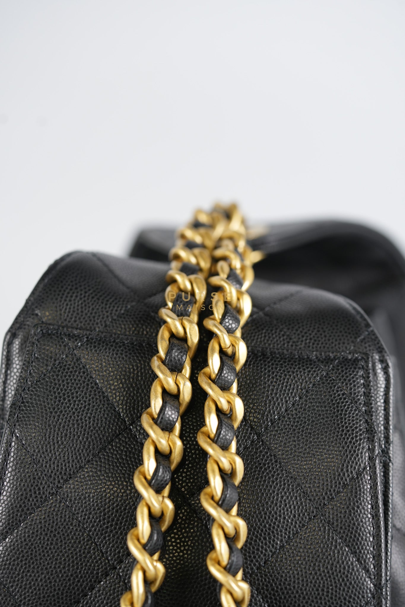 25 Small Hobo Tote Bag in Black Caviar Leather & Aged Gold Hardware (Microchip: E5****49)