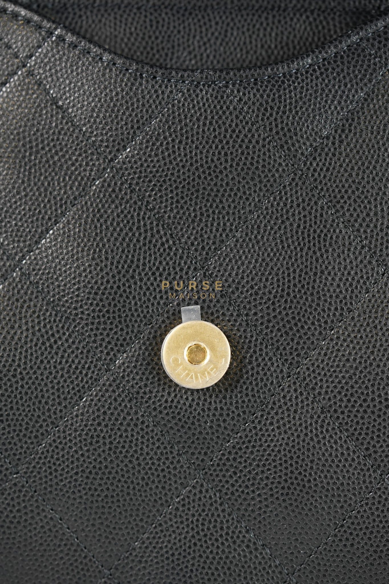 25 Small Hobo Tote Bag in Black Caviar Leather & Aged Gold Hardware (Microchip: E5****49)