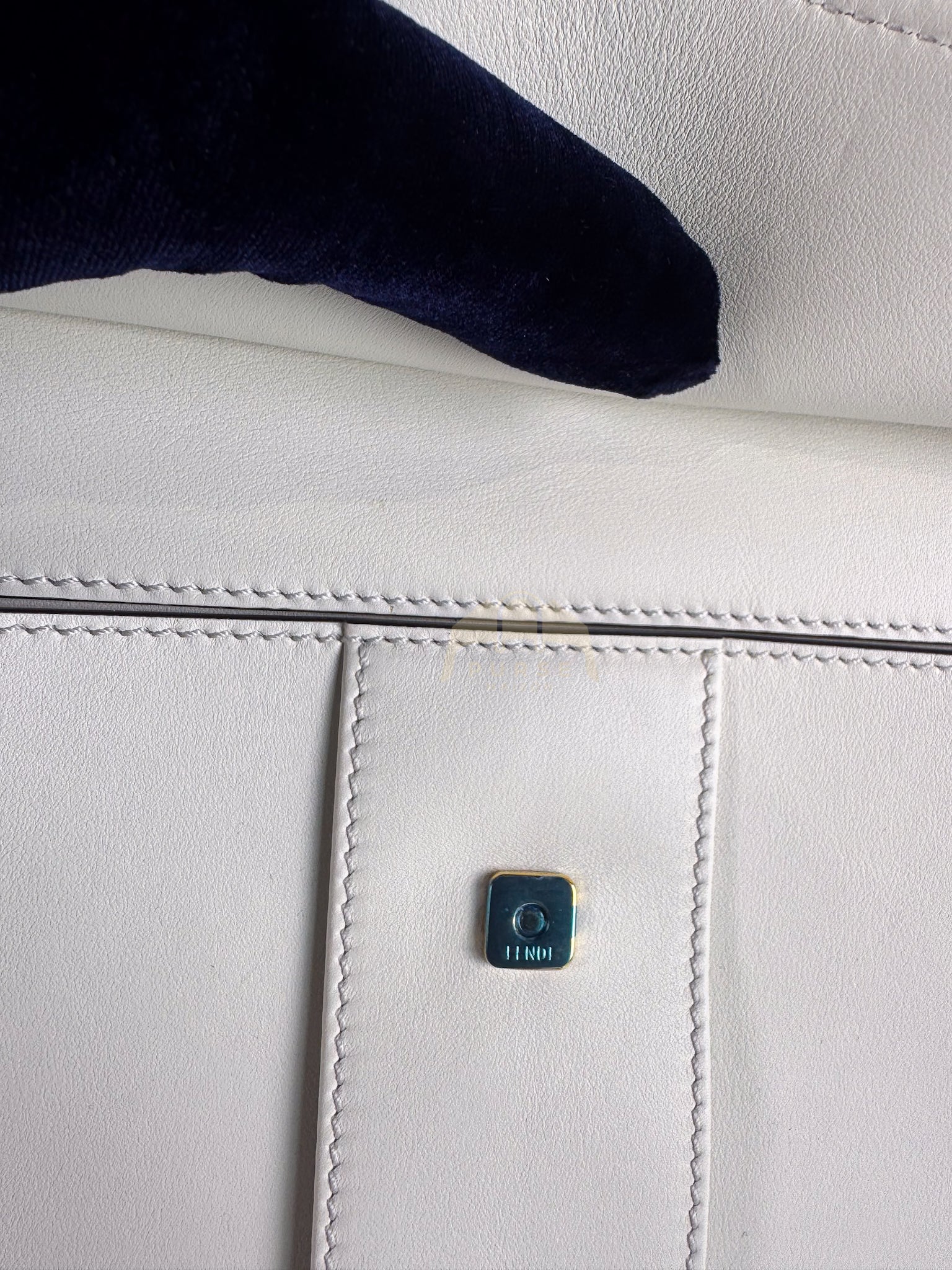 Peekaboo ISeeU Pochette Medium in White Calfskin Leather | Purse Maison Luxury Bags Shop