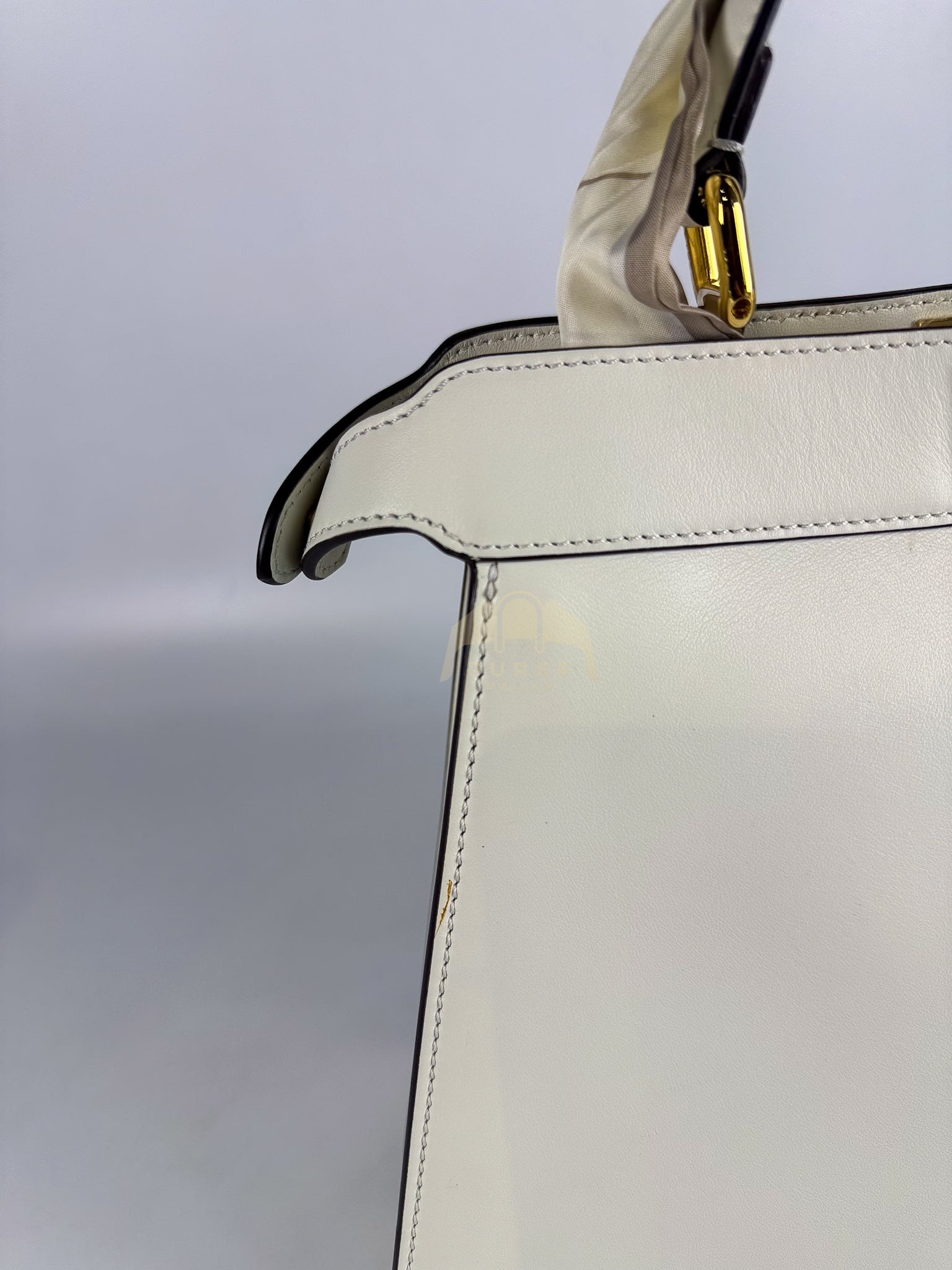 Peekaboo ISeeU Pochette Medium in White Calfskin Leather | Purse Maison Luxury Bags Shop