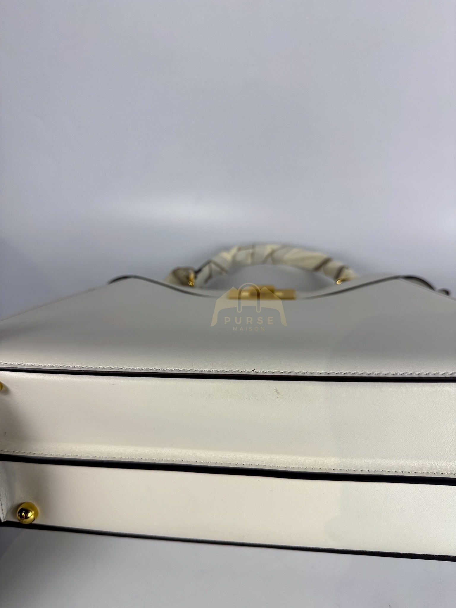 Peekaboo ISeeU Pochette Medium in White Calfskin Leather | Purse Maison Luxury Bags Shop