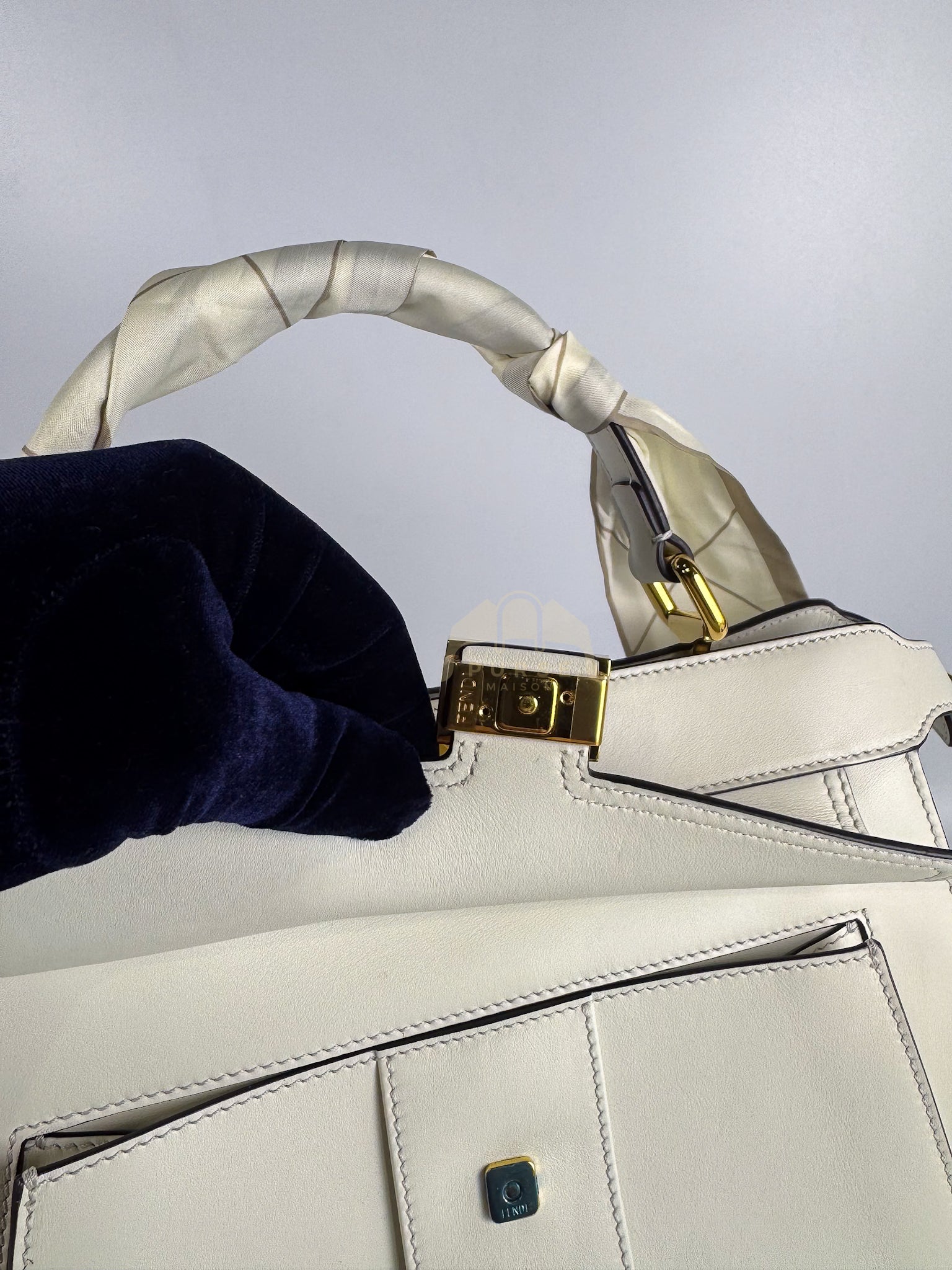 Peekaboo ISeeU Pochette Medium in White Calfskin Leather | Purse Maison Luxury Bags Shop