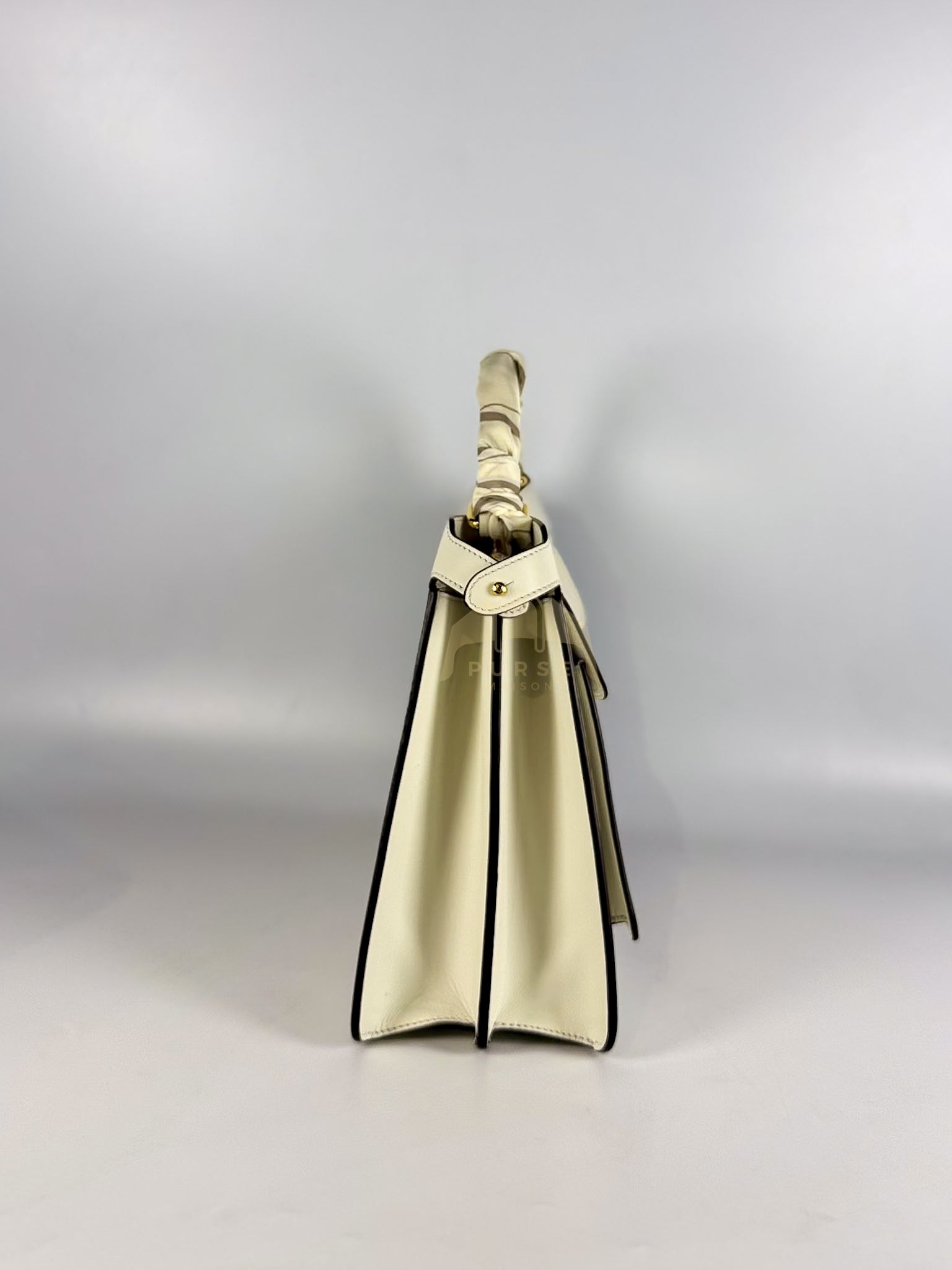 Peekaboo ISeeU Pochette Medium in White Calfskin Leather | Purse Maison Luxury Bags Shop