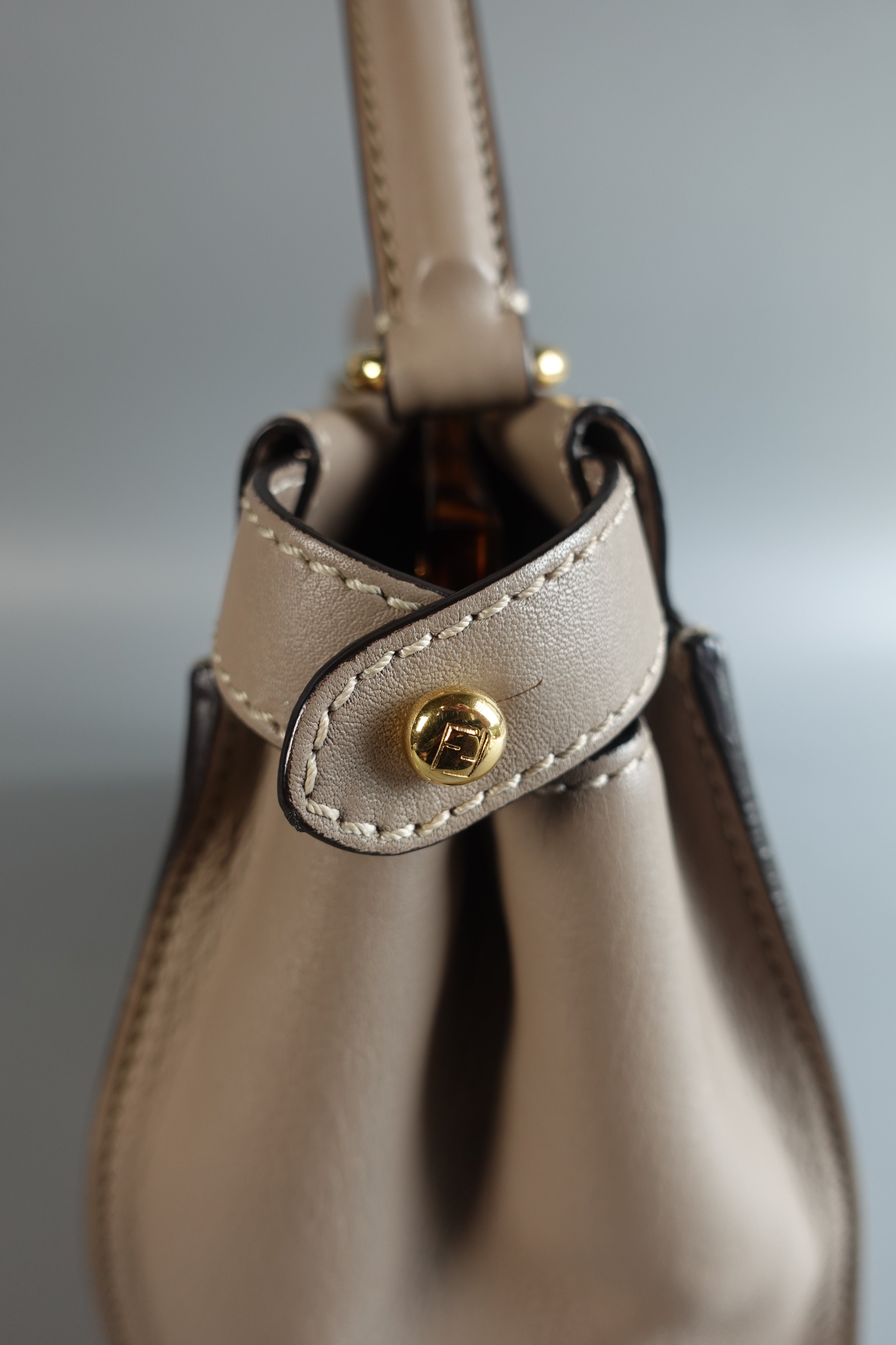 Peekaboo Medium in Gray Leather | Purse Maison Luxury Bags Shop