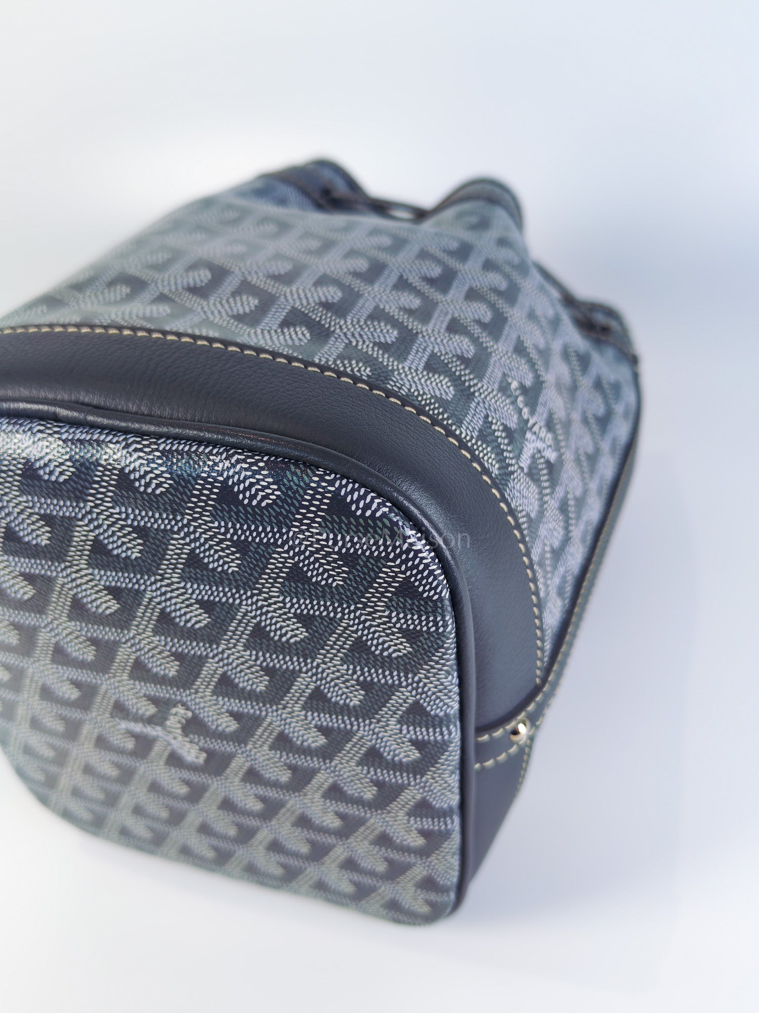 Petit Flot Bucket Sling Bag PM in Gray/Gris Goyardine Canvas | Purse Maison Luxury Bags Shop