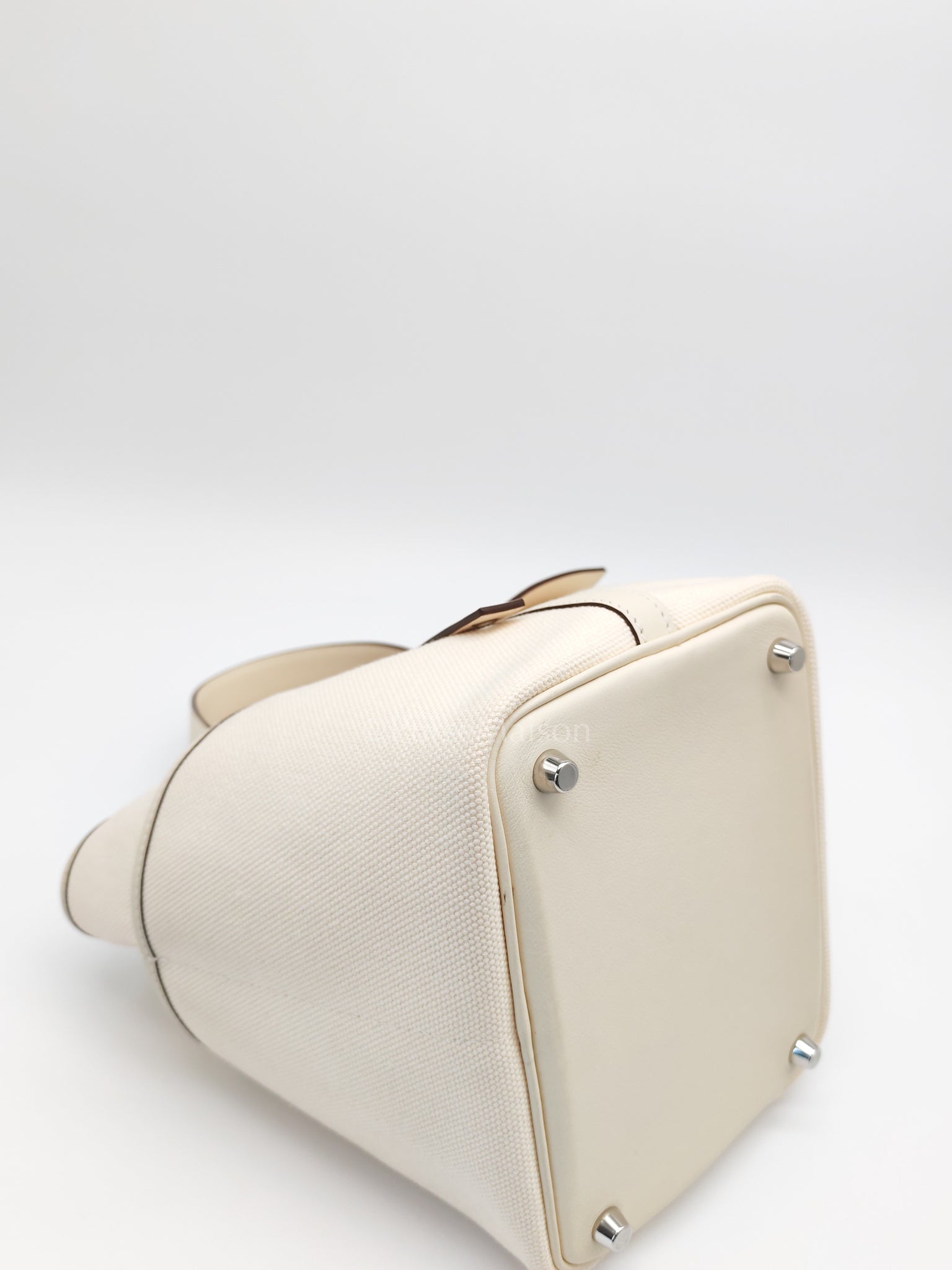 Picotin 18 Cargo in Nata Canvas and Palladium Hardware Stamp W (2024) | Purse Maison Luxury Bags Shop
