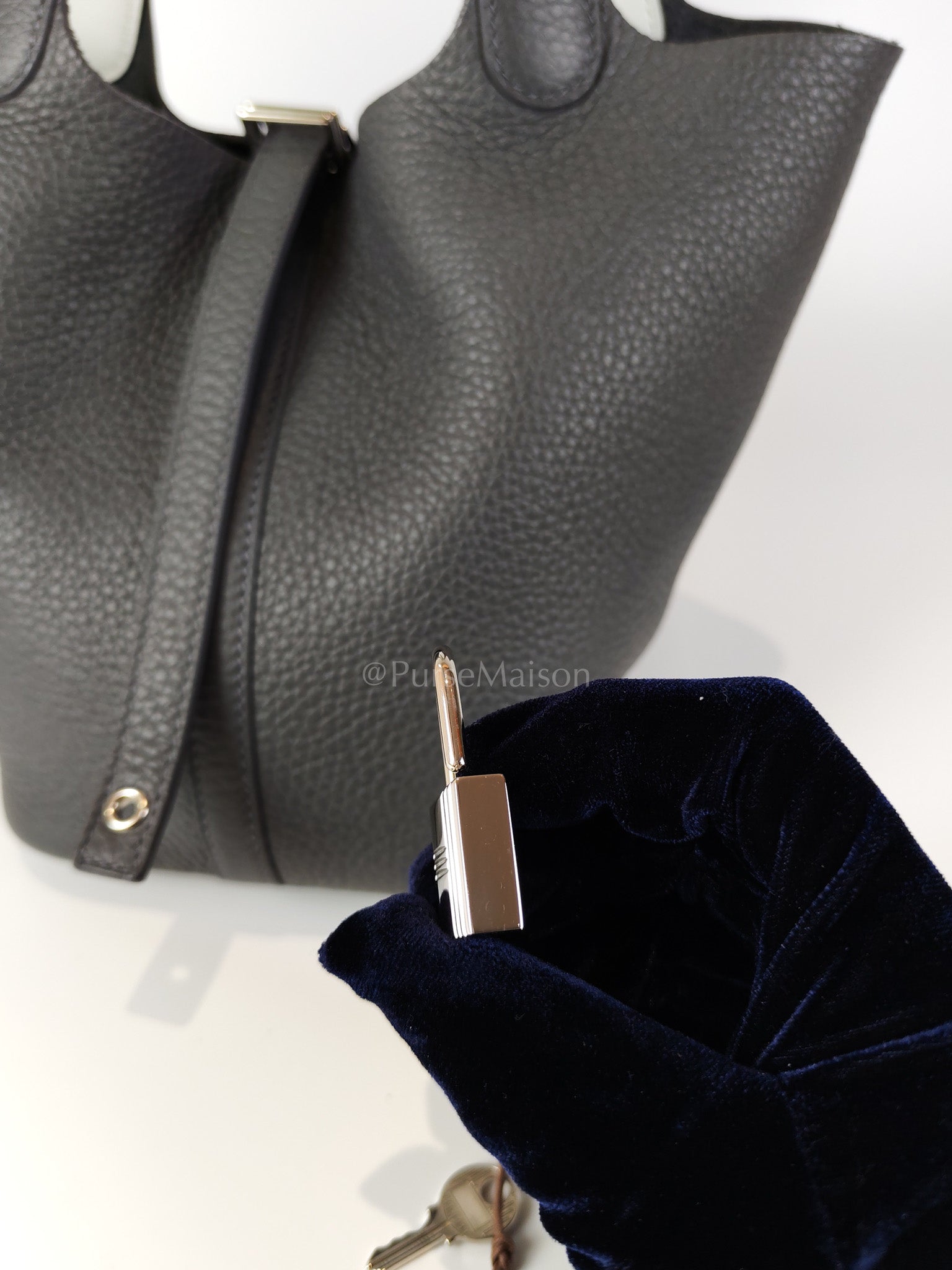 Picotin 18 Gris Misty Bicolor in Clemence Leather and Palladium Hardware Stamp W (2024) | Purse Maison Luxury Bags Shop