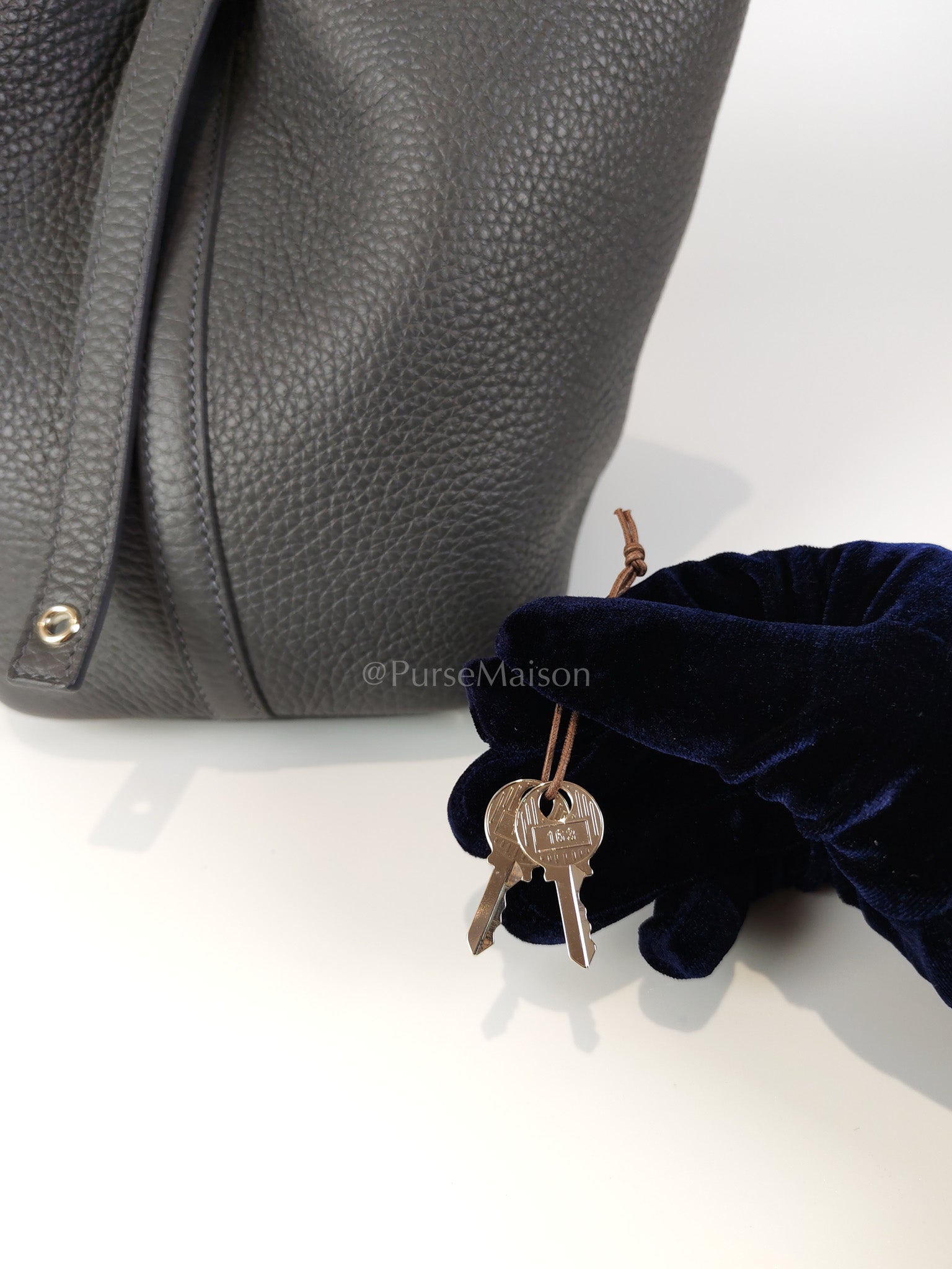 Picotin 18 Gris Misty Bicolor in Clemence Leather and Palladium Hardware Stamp W (2024) | Purse Maison Luxury Bags Shop