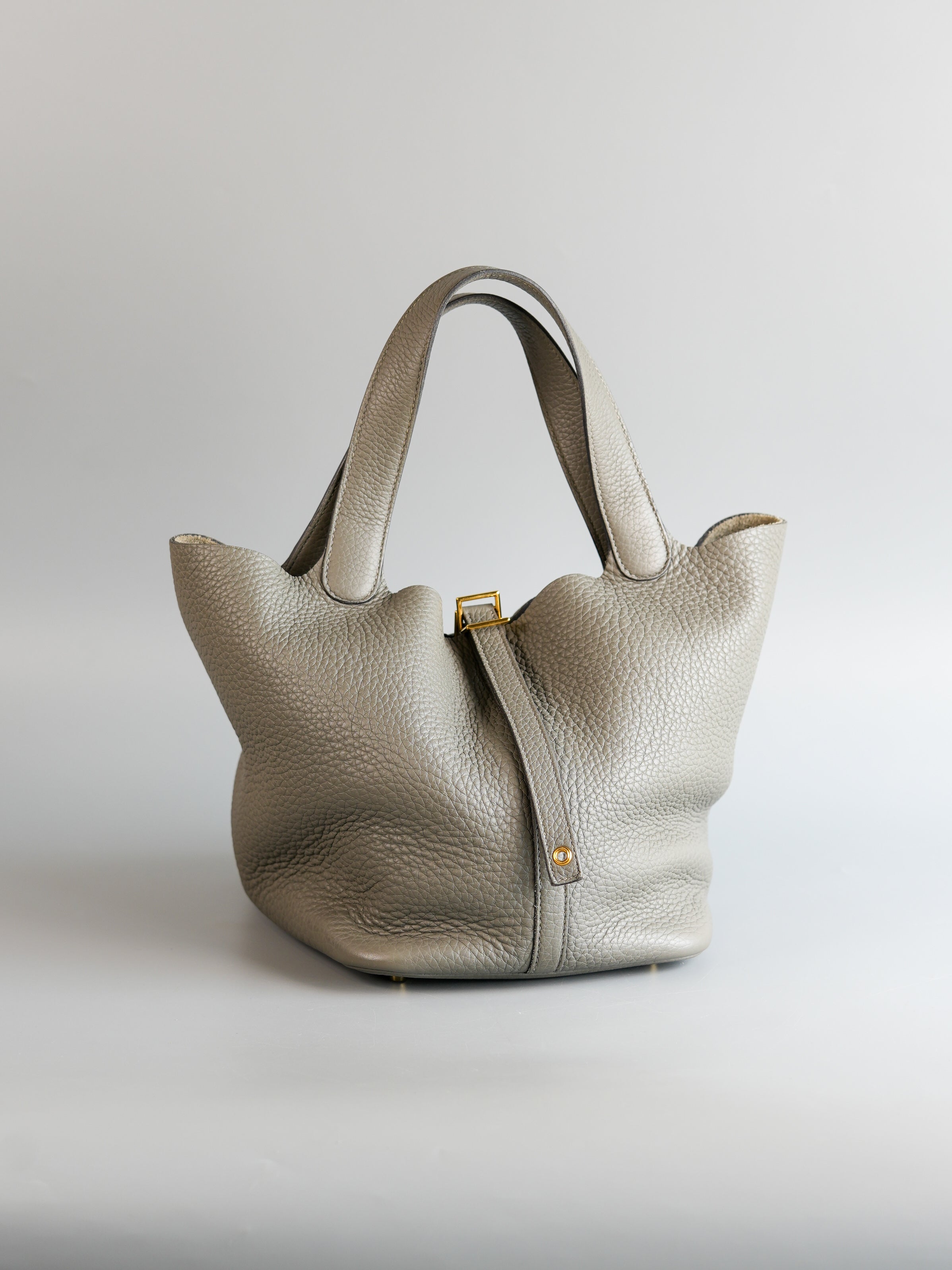 Picotin Lock 22 in Gris Clemence Leather and Gold Hardware Stamp B | Purse Maison Luxury Bags Shop