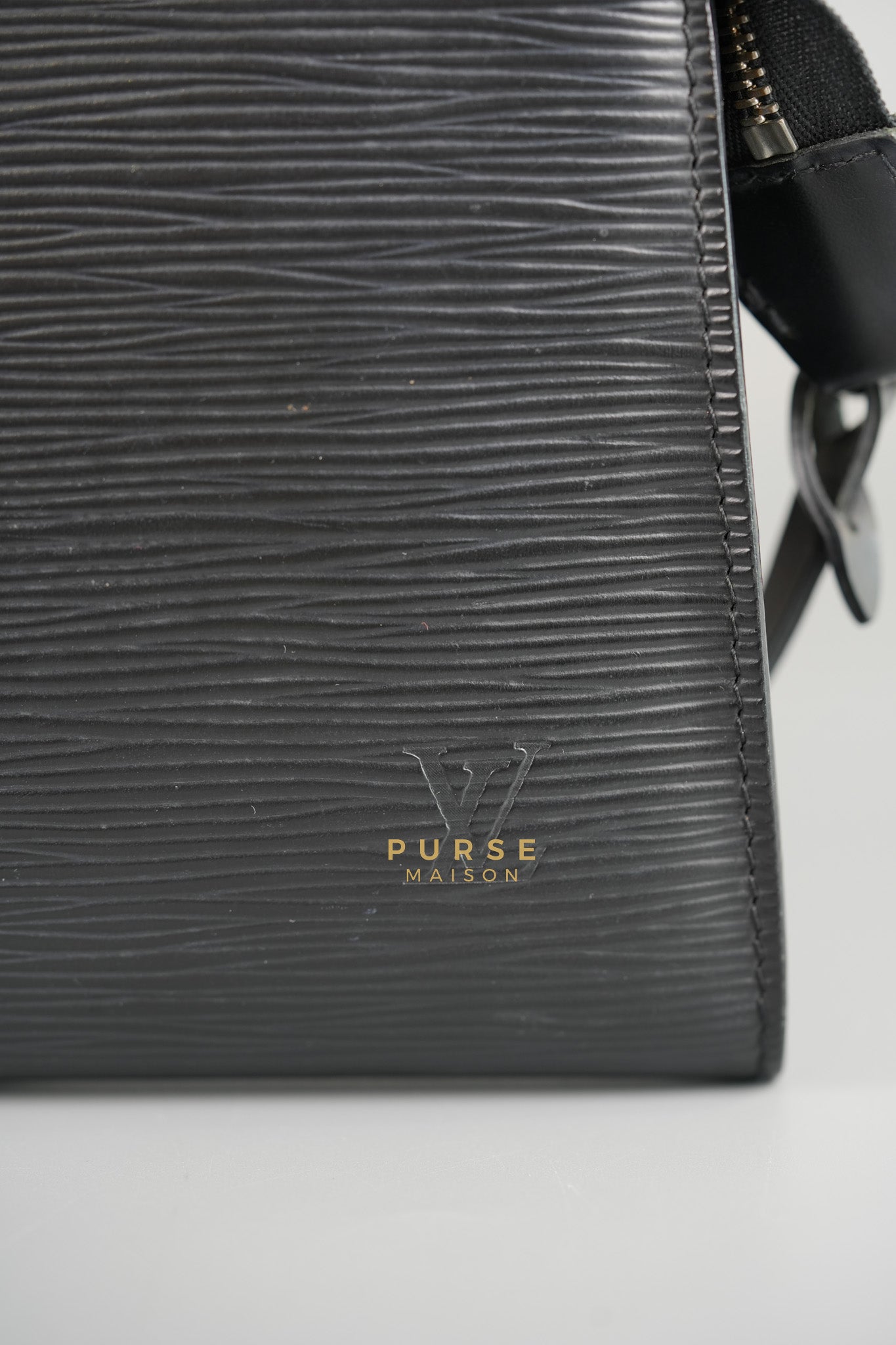 Pochette Accessories Black Epi Leather in Silver Hardware ( Date Code: AR0018) | Purse Maison Luxury Bags Shop