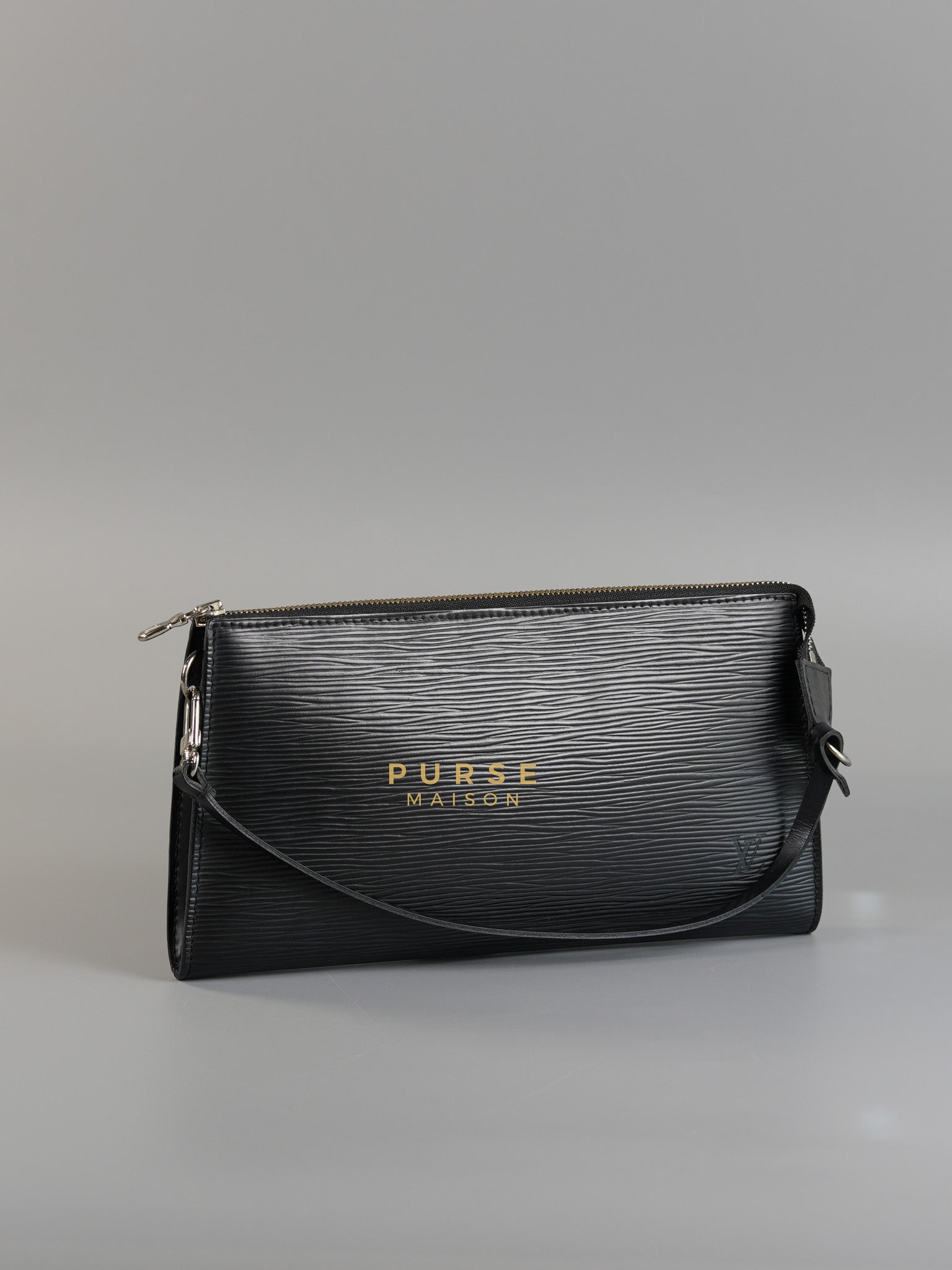 Pochette Accessories Black Epi Leather in Silver Hardware ( Date Code: AR0018) | Purse Maison Luxury Bags Shop