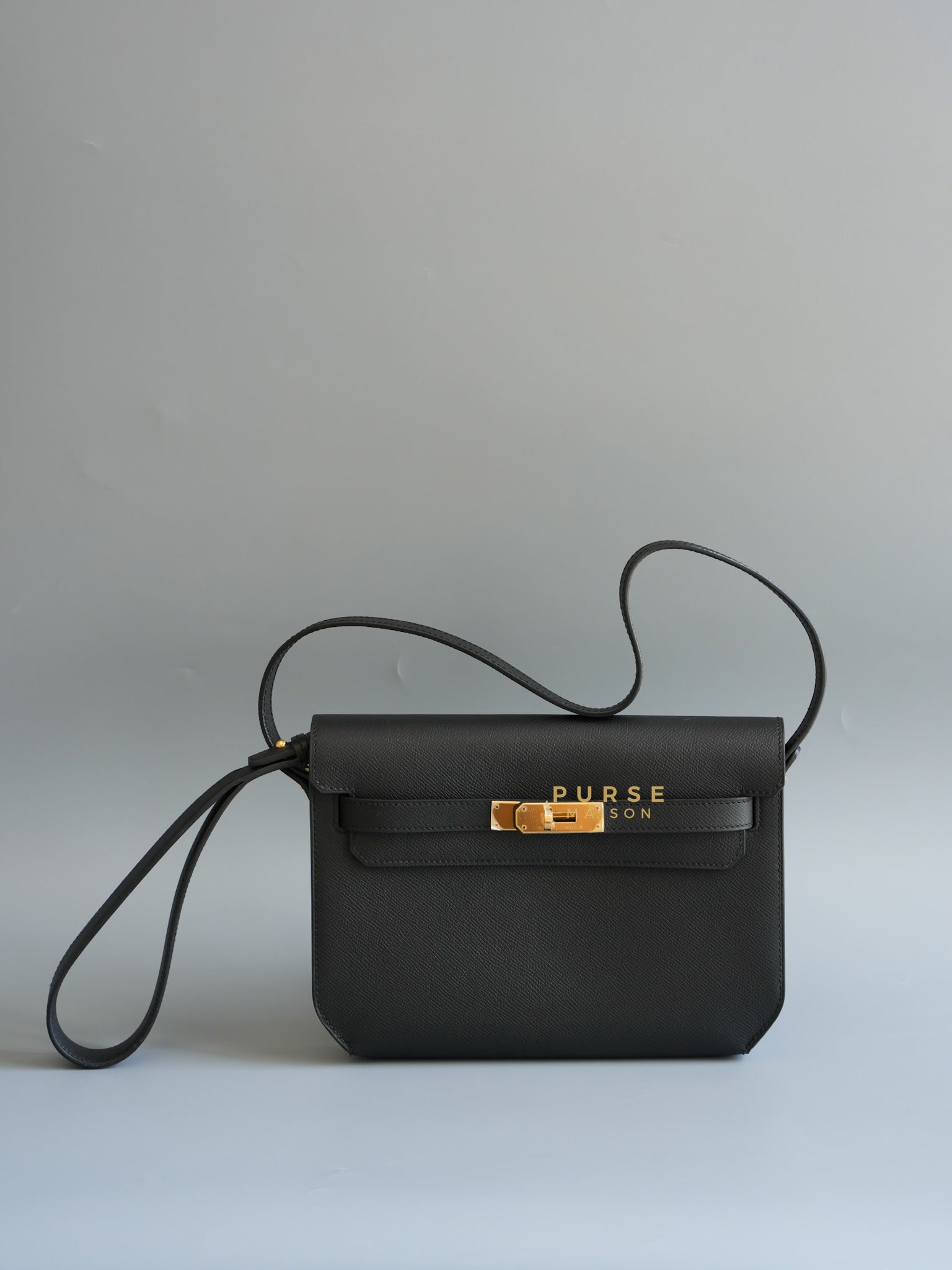 Pochette Kelly Depeches 25 Veau Epsom in Gold Hardware | Purse Maison Luxury Bags Shop