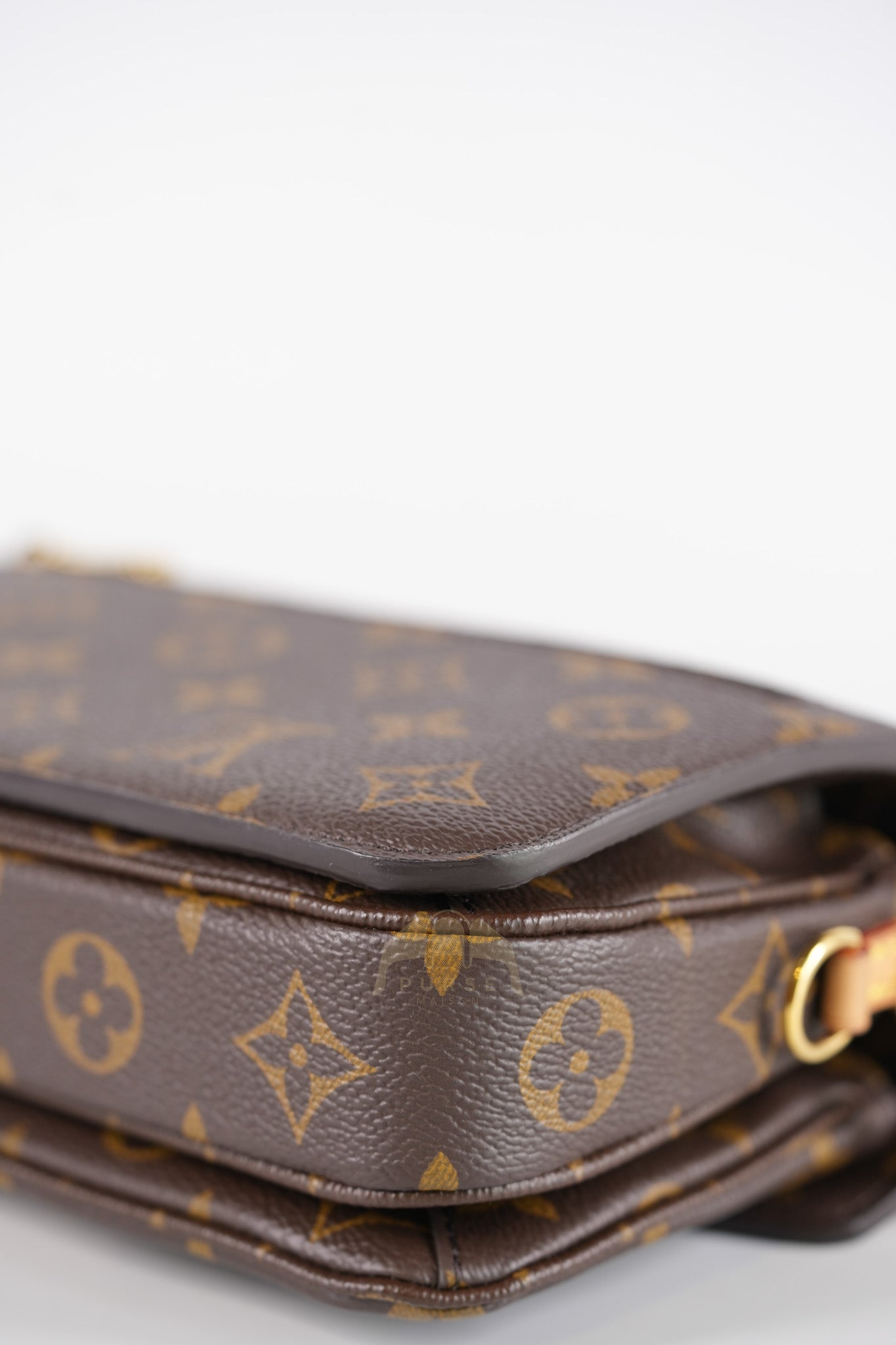 Pochette Metis East West in Monogram Canvas & Gold Hardware Microchip | Purse Maison Luxury Bags Shop
