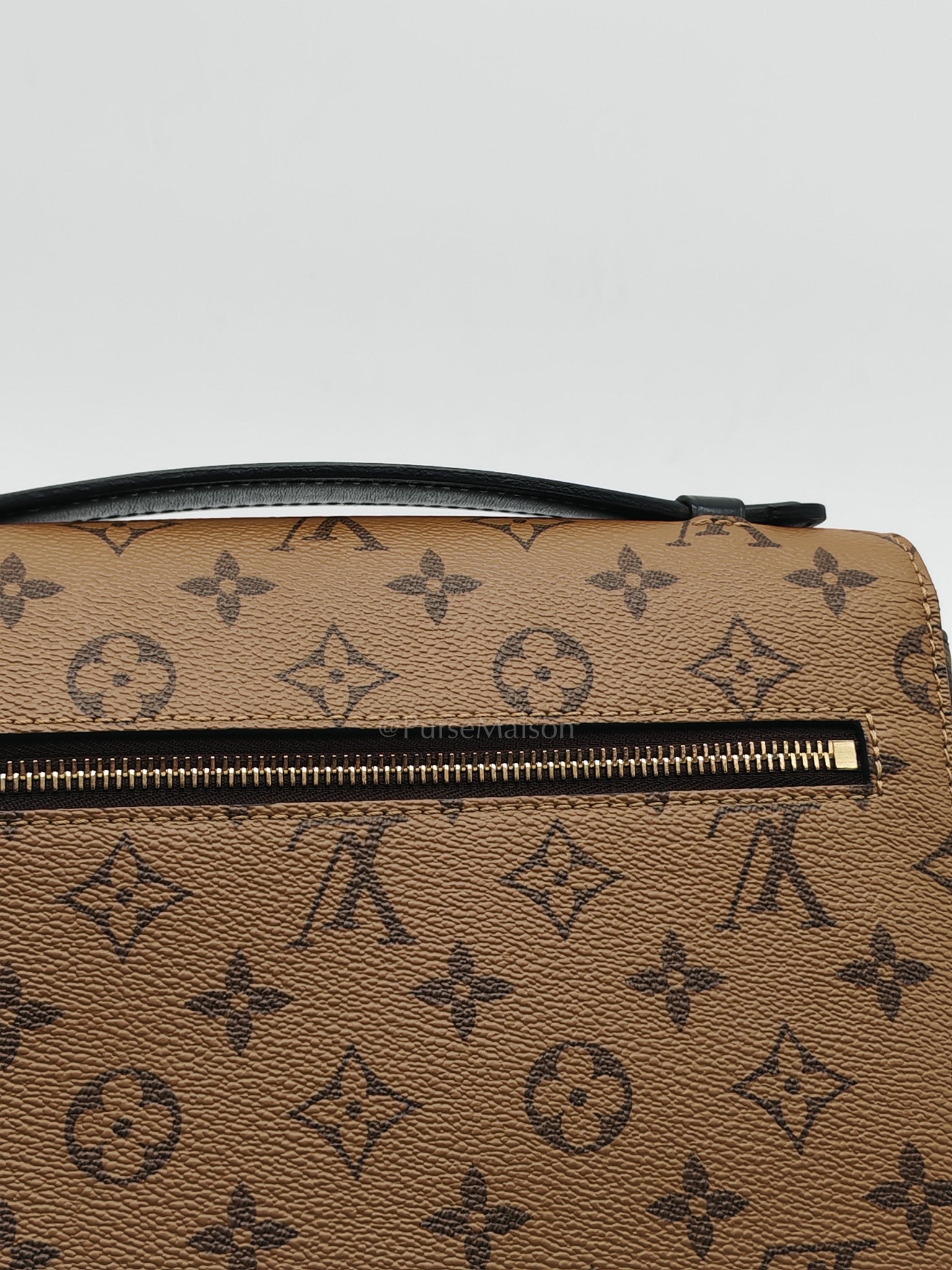 Pochette Metis in Reverse Monogram Canvas & Gold Hardware Microchip | Purse Maison Luxury Bags Shop
