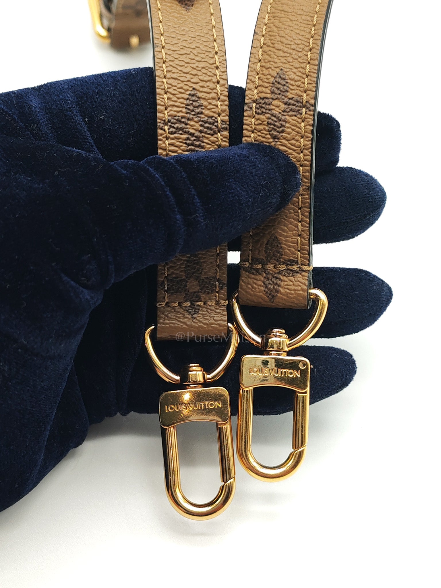 Pochette Metis in Reverse Monogram Canvas & Gold Hardware Microchip | Purse Maison Luxury Bags Shop
