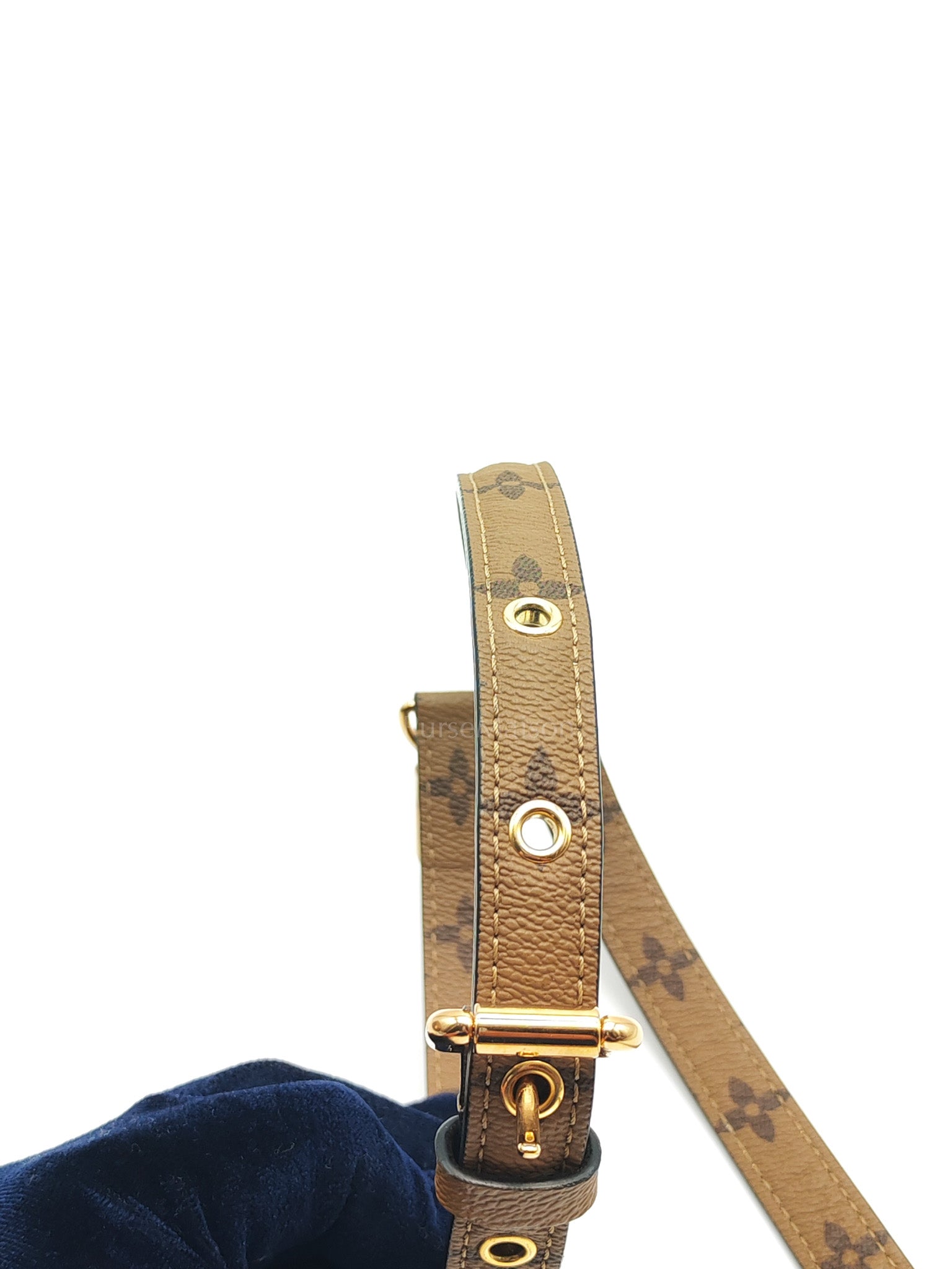 Pochette Metis in Reverse Monogram Canvas & Gold Hardware Microchip | Purse Maison Luxury Bags Shop