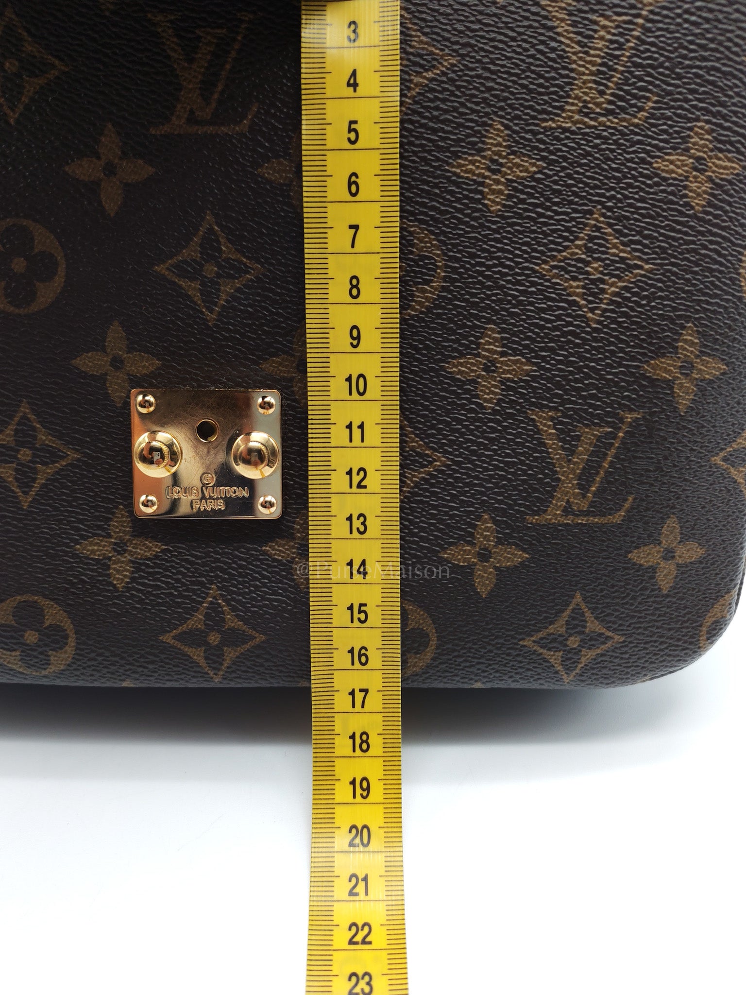 Pochette Metis in Reverse Monogram Canvas & Gold Hardware Microchip | Purse Maison Luxury Bags Shop