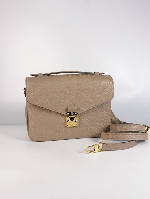 Pochette Metis Tourterelle Empreinte Leather (Date code: AR5200) | Purse Maison Luxury Bags Shop