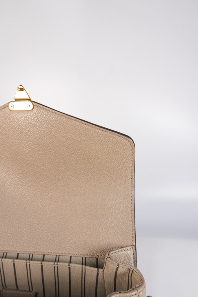 Pochette Metis Tourterelle Empreinte Leather (Date code: AR5200) | Purse Maison Luxury Bags Shop