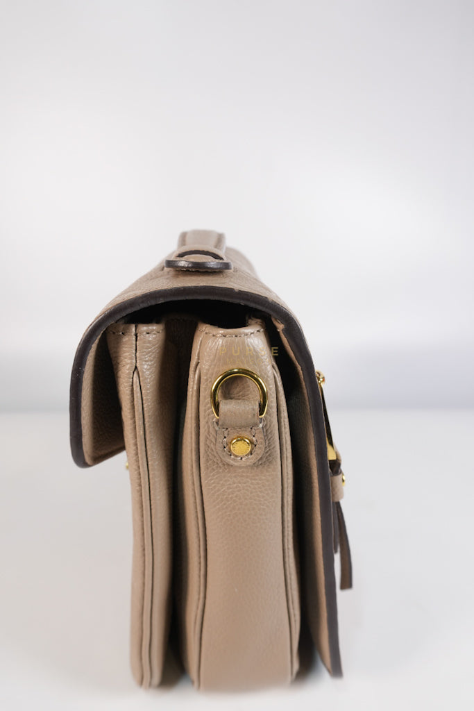Pochette Metis Tourterelle Empreinte Leather (Date code: AR5200) | Purse Maison Luxury Bags Shop