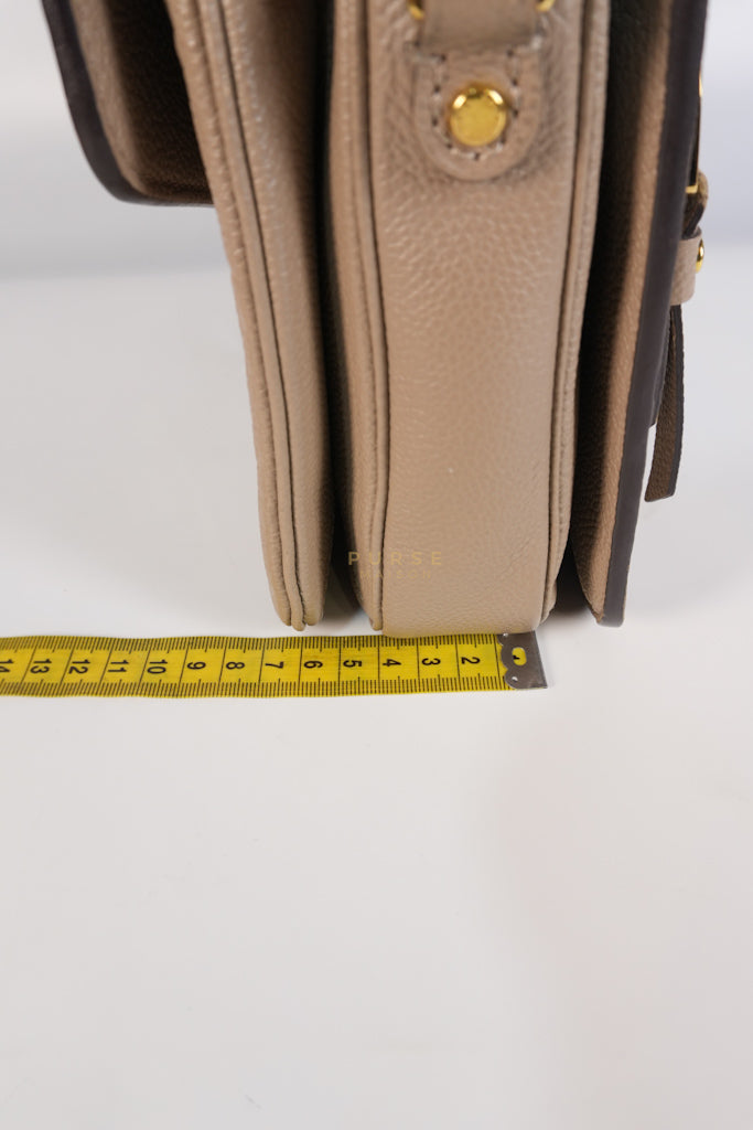 Pochette Metis Tourterelle Empreinte Leather (Date code: AR5200) | Purse Maison Luxury Bags Shop