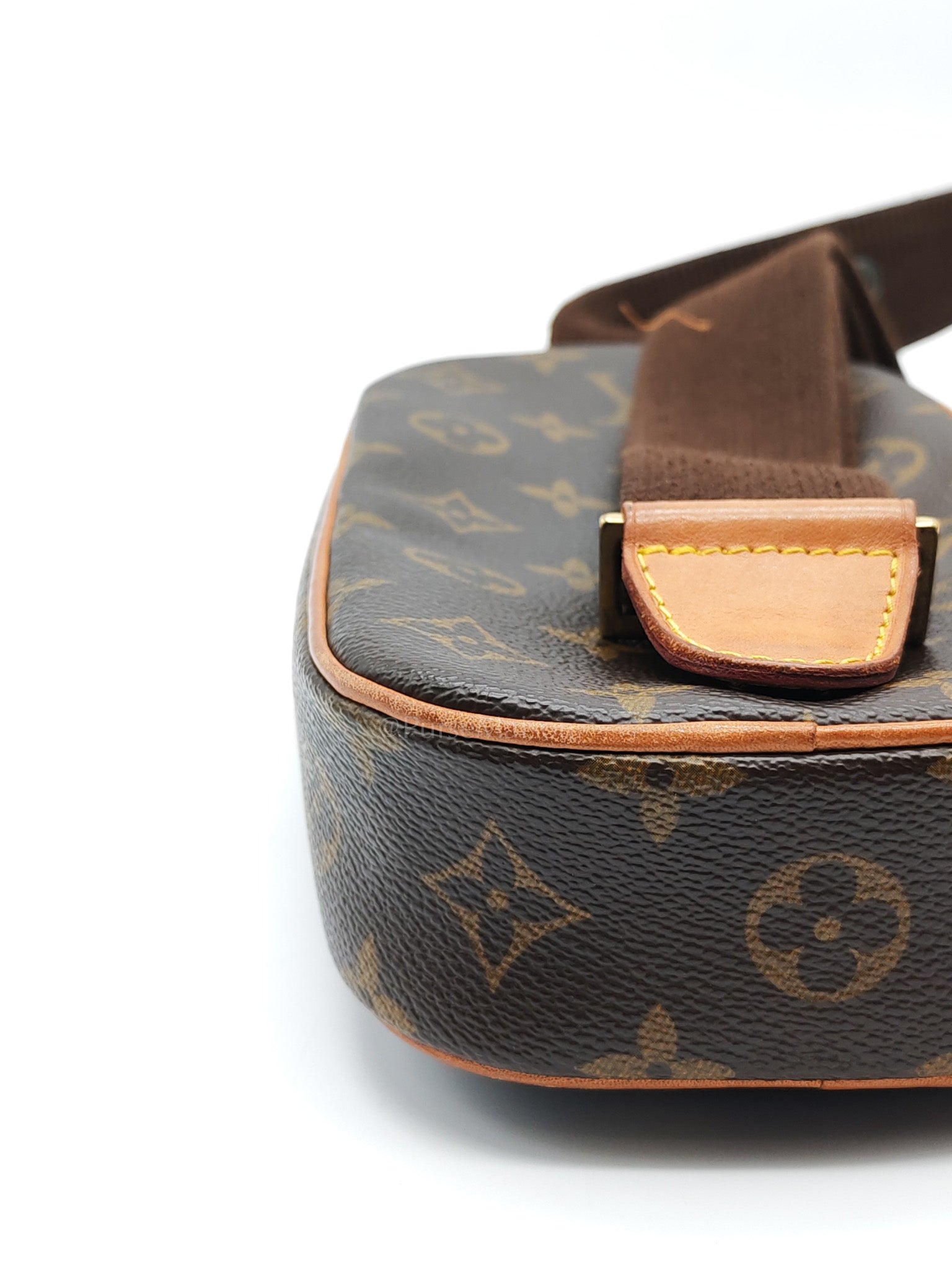 Pochette Gange Chest Bag in Monogram Canvas (Date Code: CA1024)