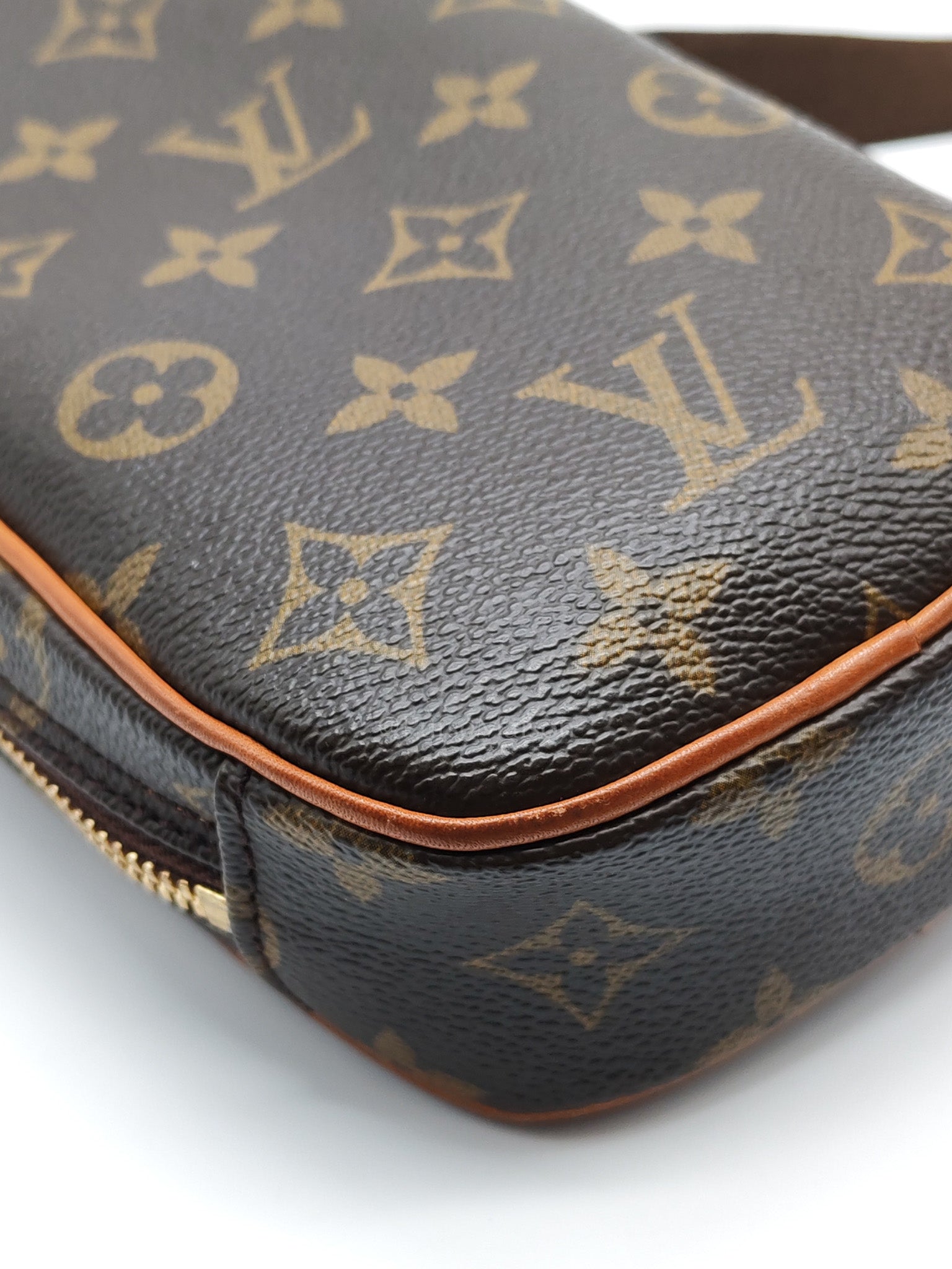 Pochette Gange Chest Bag in Monogram Canvas (Date Code: CA1024)