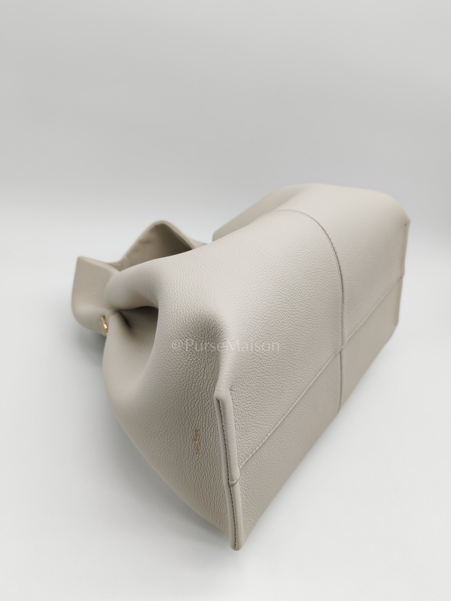 Neuf in Chalk Graine Leather Shoulder Bag