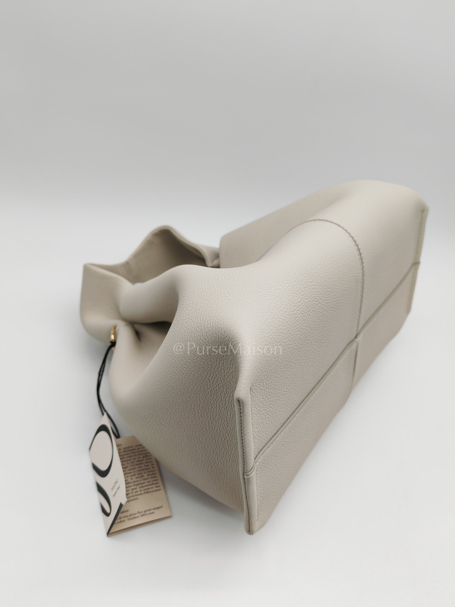 Neuf in Chalk Graine Leather Shoulder Bag