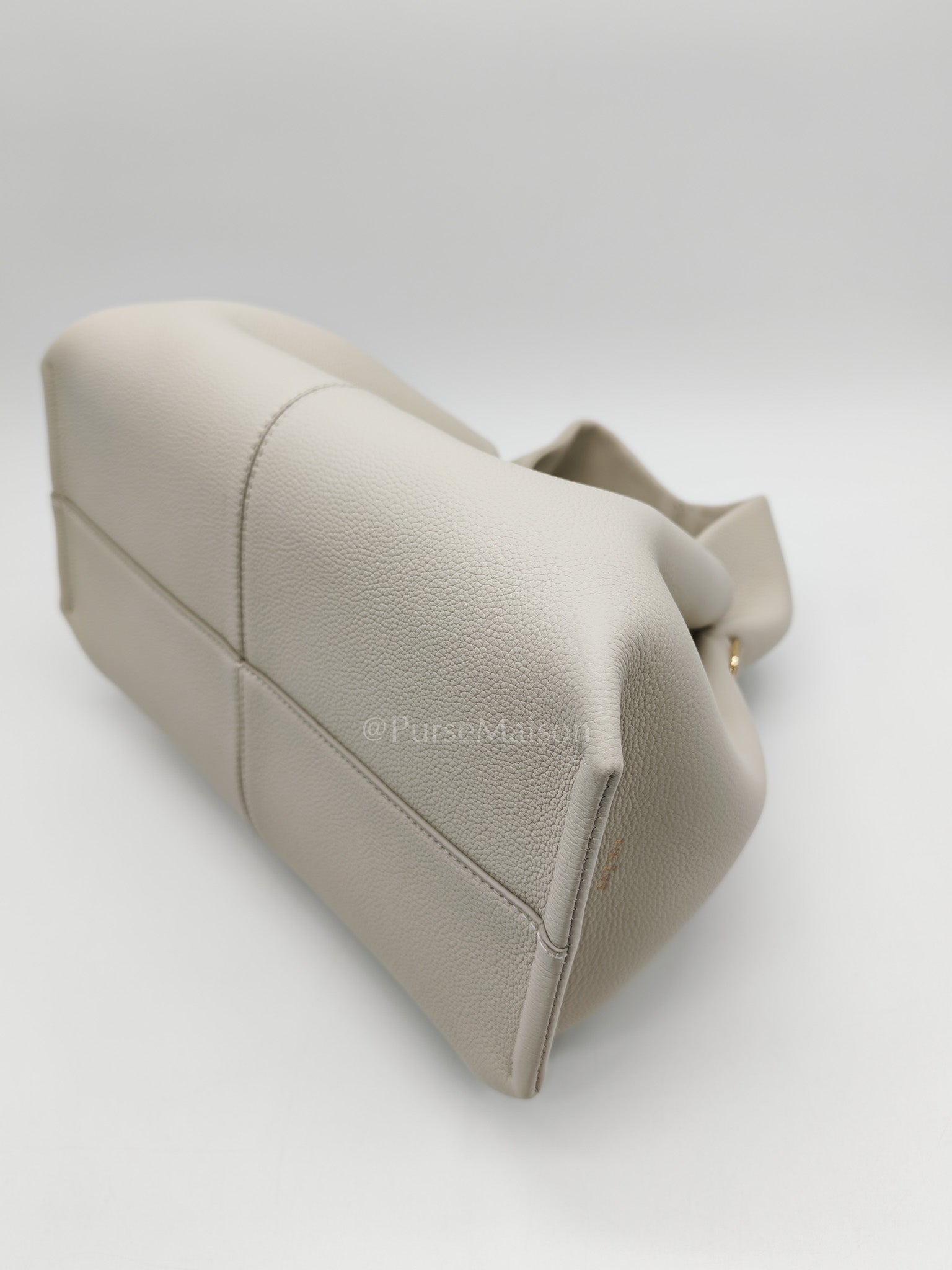 Neuf in Chalk Graine Leather Shoulder Bag
