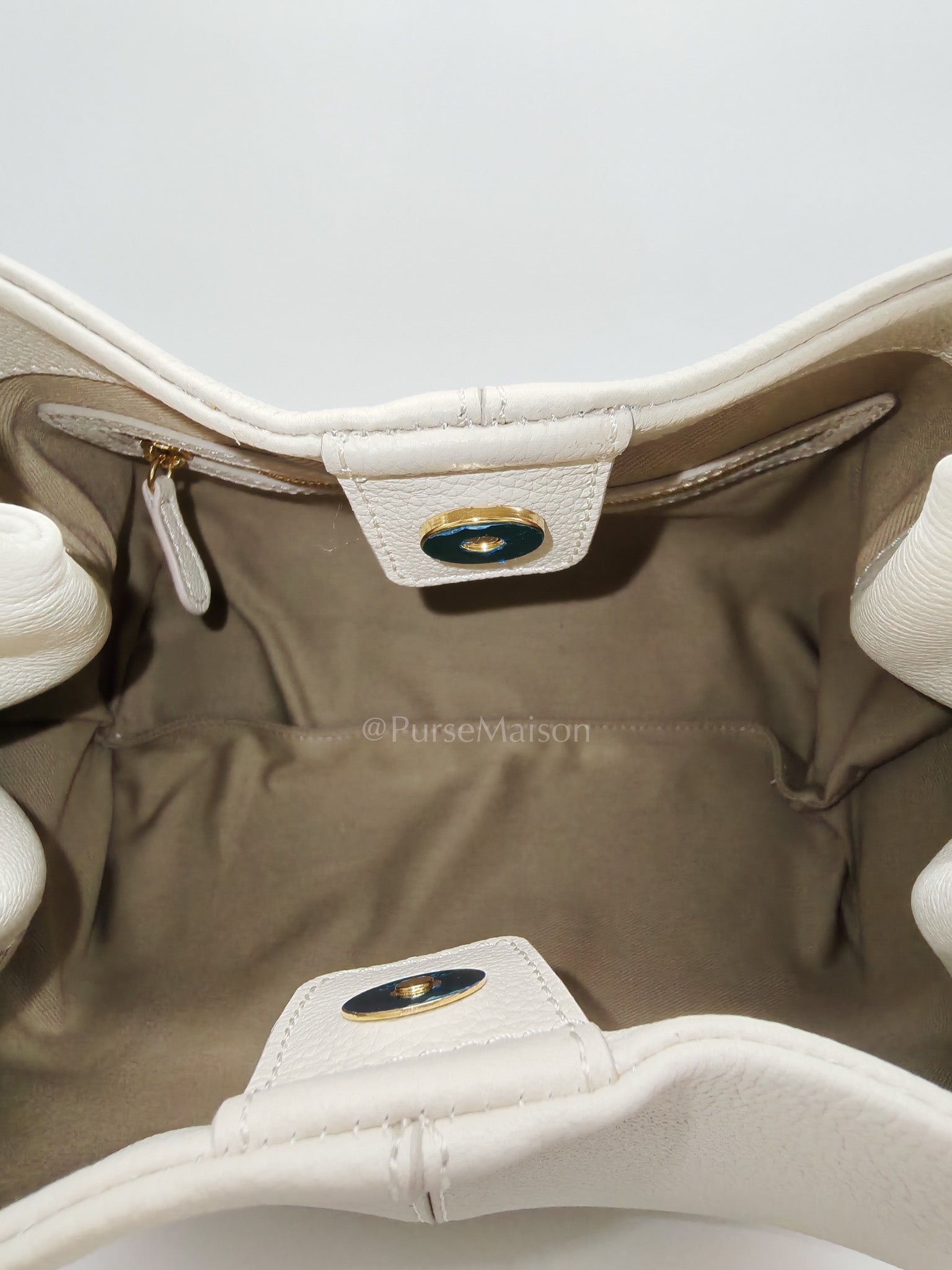 Neuf in Chalk Graine Leather Shoulder Bag