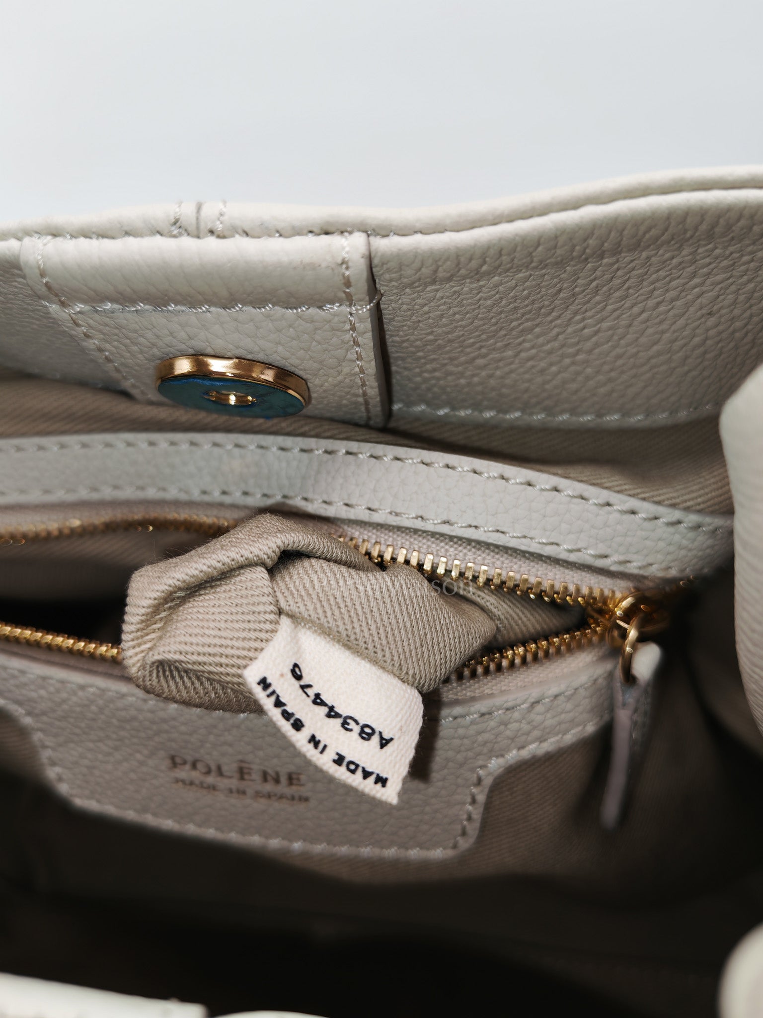 Neuf in Chalk Graine Leather Shoulder Bag