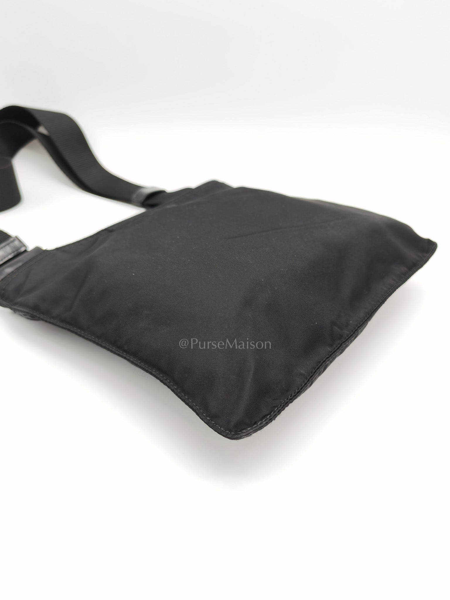 Vela Flat Messenger Bag in Black Nylon Canvas | Purse Maison Luxury Bags Shop