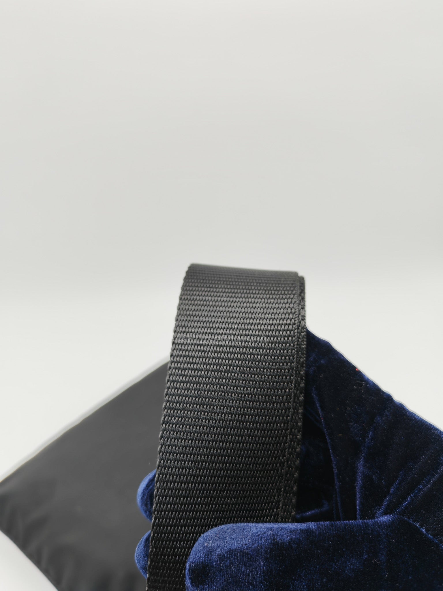 Vela Flat Messenger Bag in Black Nylon Canvas | Purse Maison Luxury Bags Shop