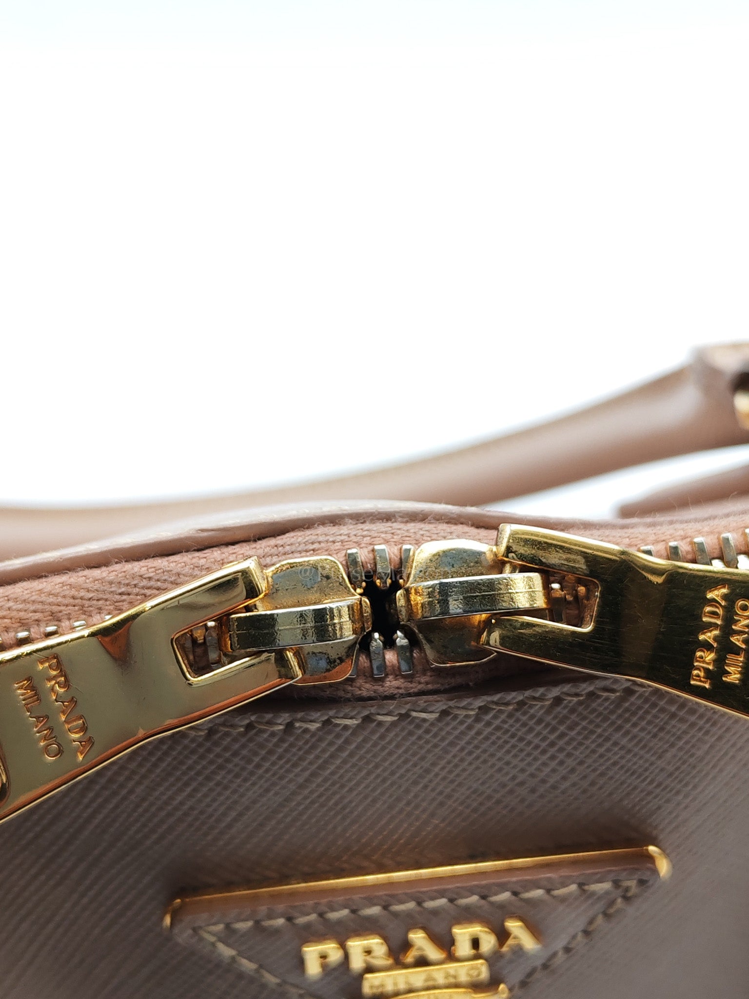 Promenade Bag Medium in Beige Saffiano Lux Leather | Purse Maison Luxury Bags Shop
