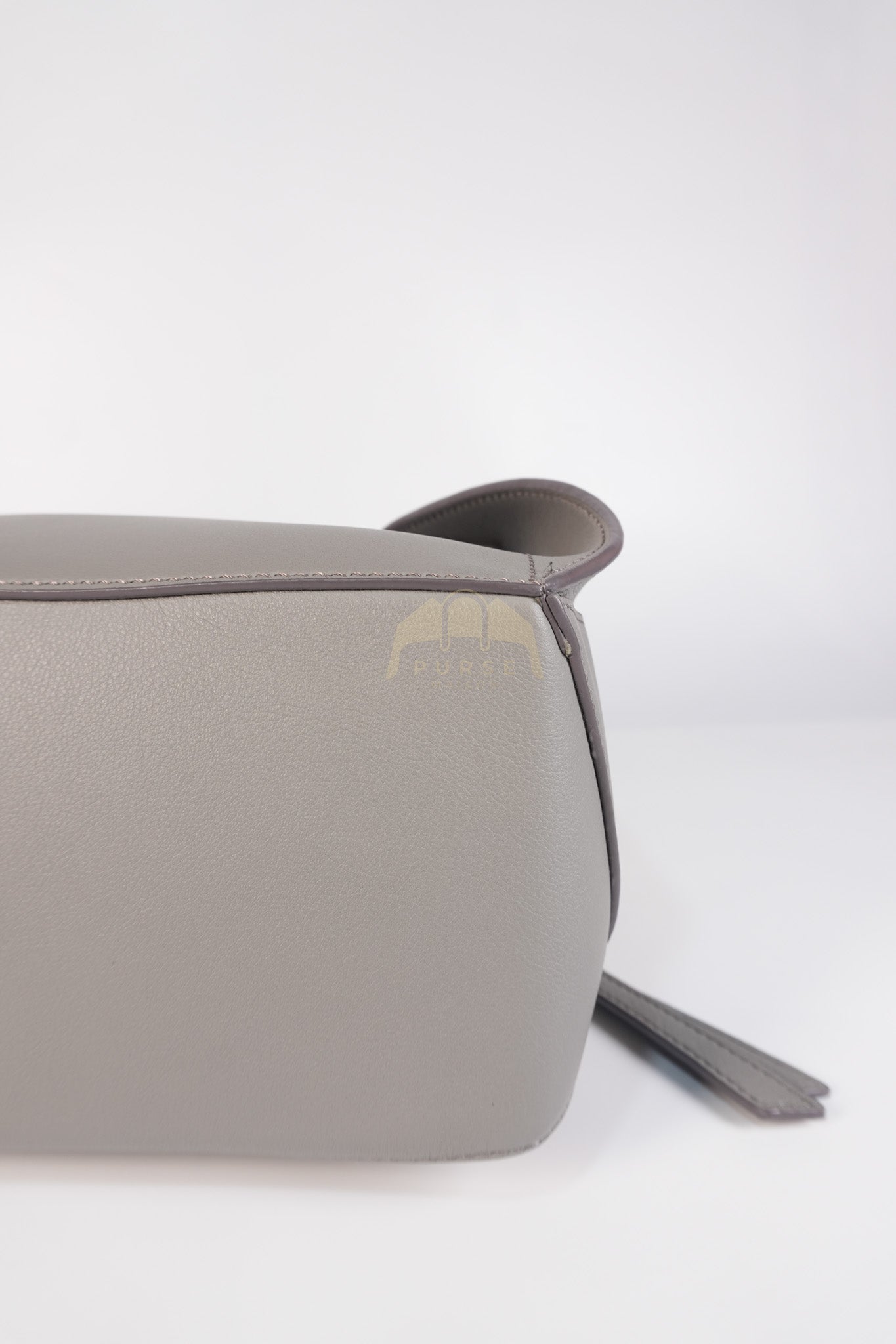 Puzzle Edge Bum Bag Small in Asphalt Gray Calfskin Leather | Purse Maison Luxury Bags Shop