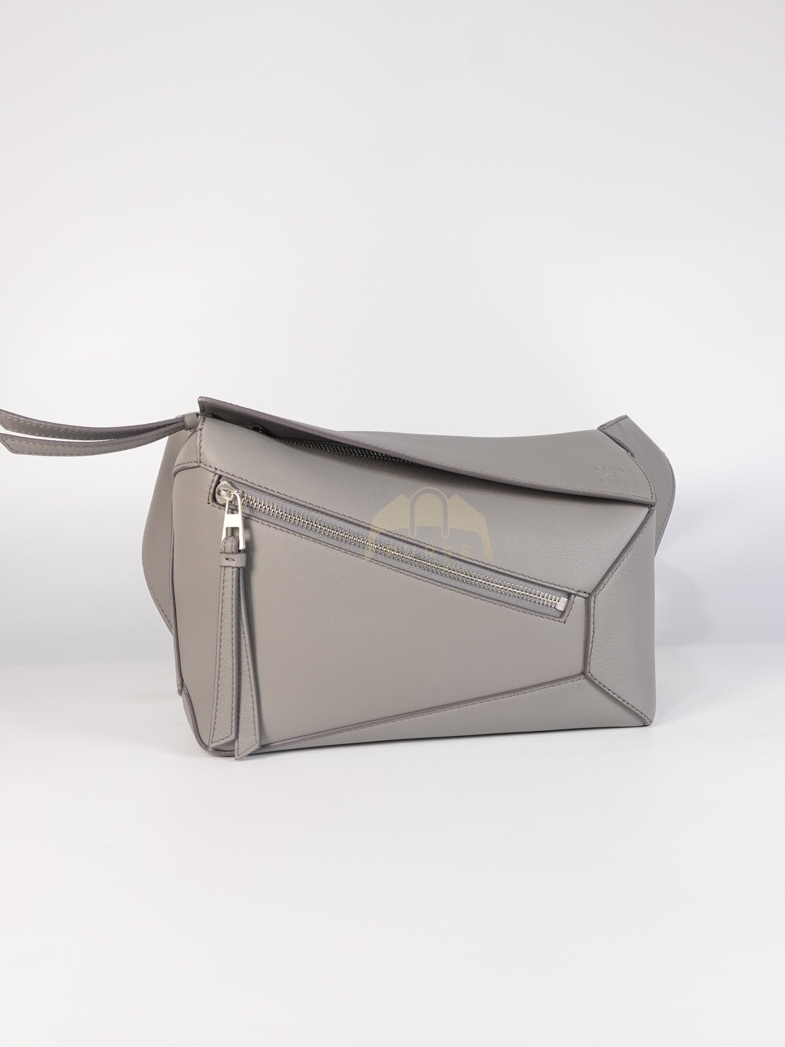 Puzzle Edge Bum Bag Small in Asphalt Gray Calfskin Leather | Purse Maison Luxury Bags Shop