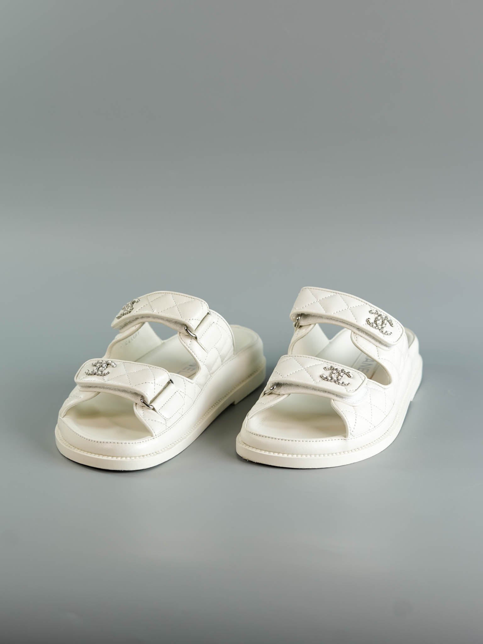 Quilted Dad Sandals White in Lambskin Leather Size 37 EU (26cm) | Purse Maison Luxury Bags Shop