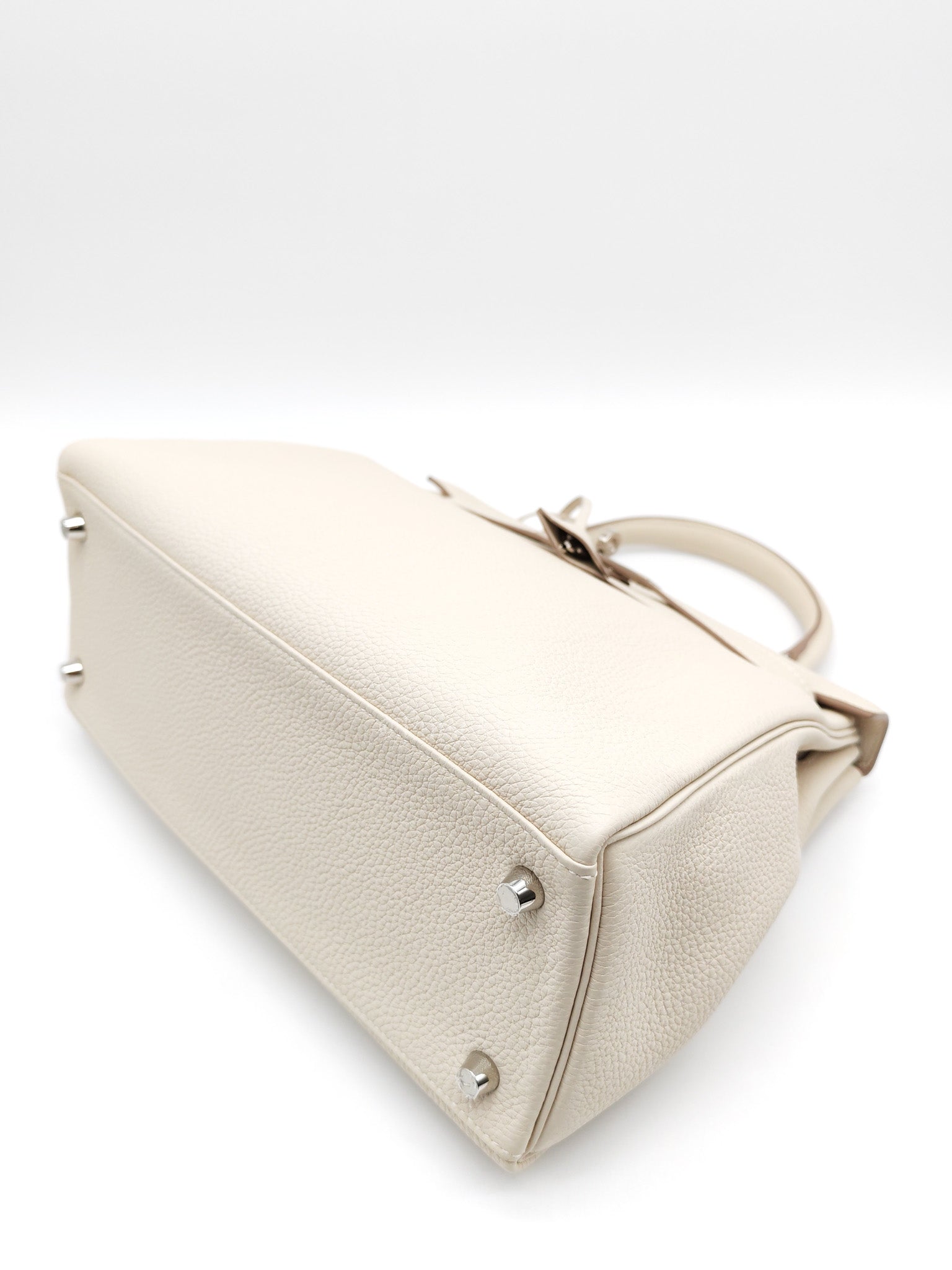 Kelly 28 Retourne in Craie Togo Leather and Palladium Hardware Stamp K (2025)