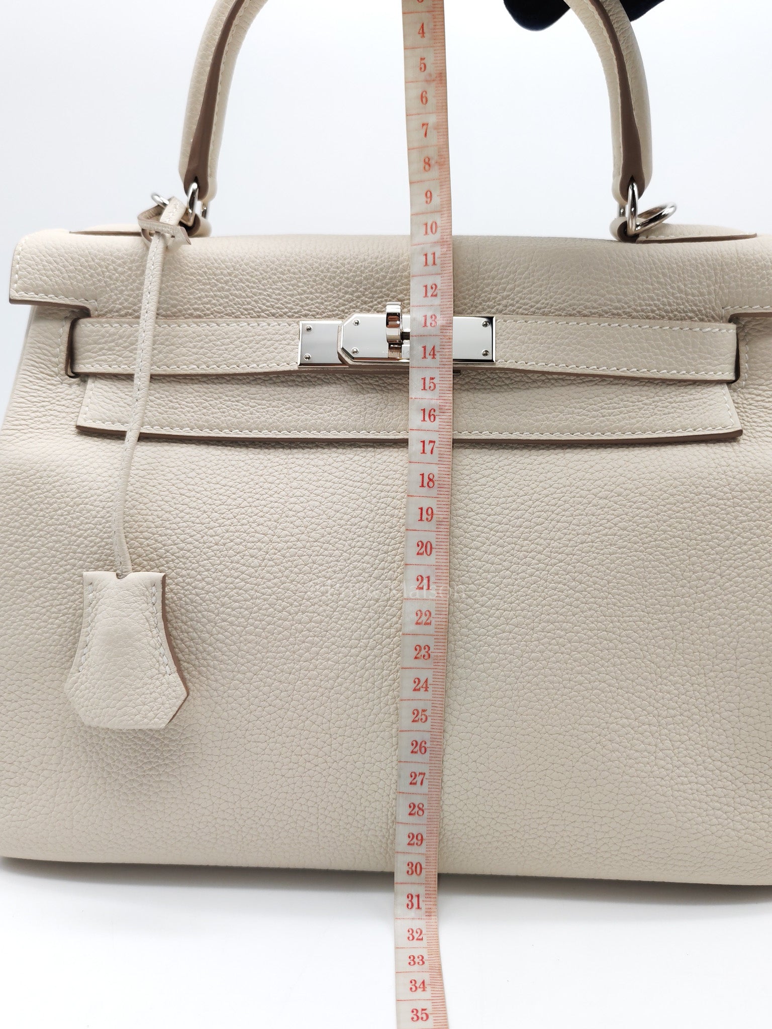 Kelly 28 Retourne in Craie Togo Leather and Palladium Hardware Stamp K (2025)