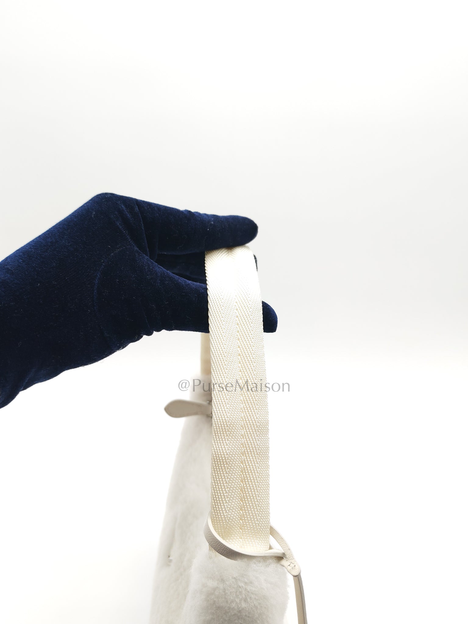 Re-edition 2000 Shearling in Off-White Wool Shoulder Bag | Purse Maison Luxury Bags Shop