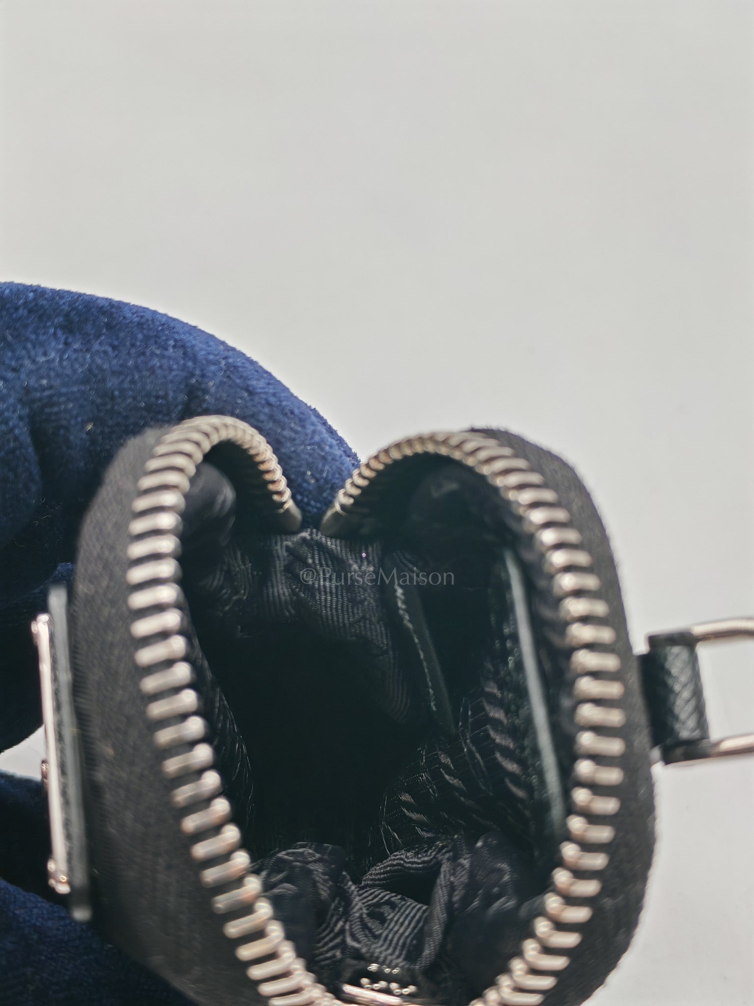 Re-Edition 2005 in Black Nylon Shoulder Bag | Purse Maison Luxury Bags Shop