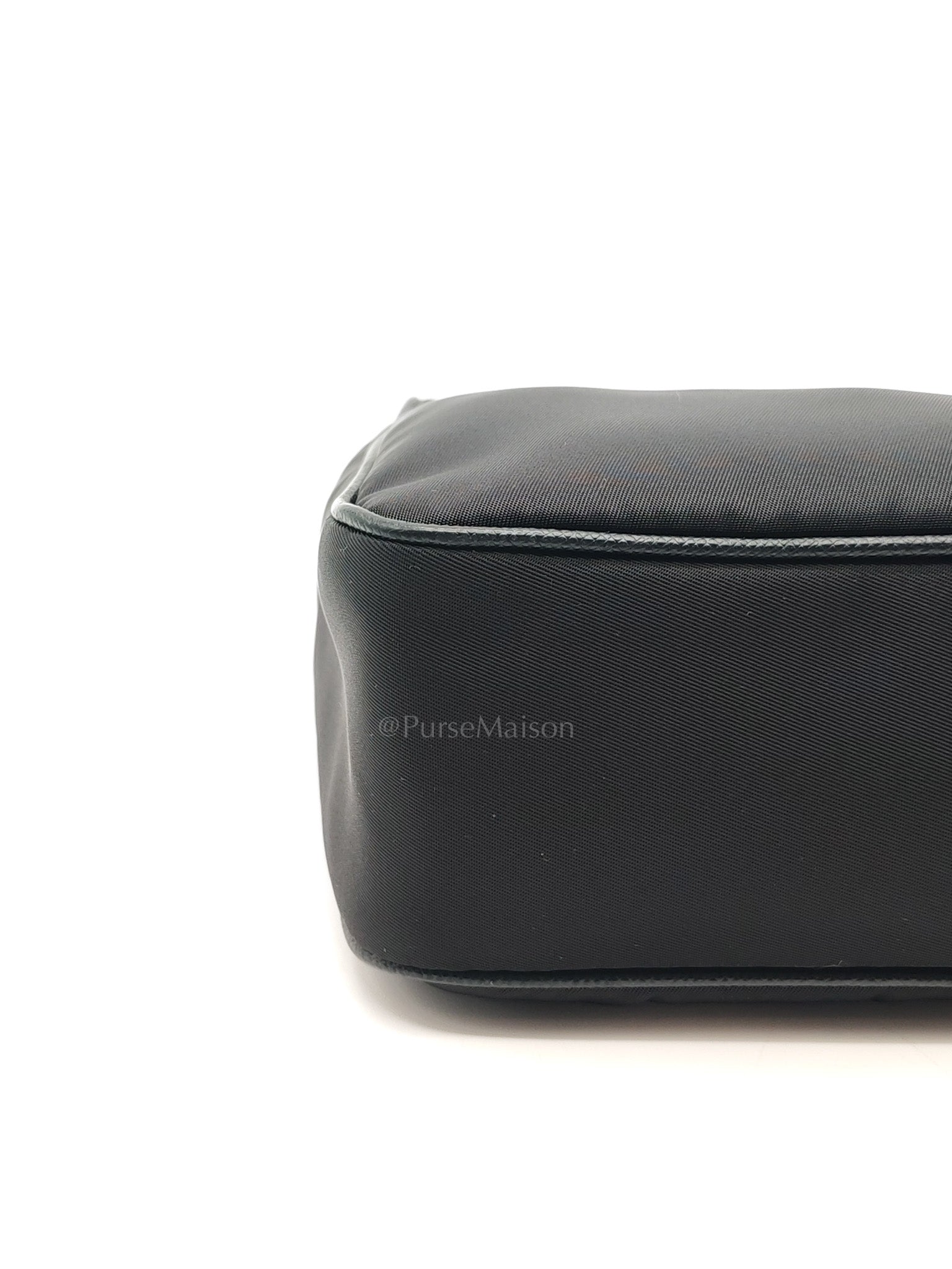 Re-Edition 2005 in Black Nylon Shoulder Bag | Purse Maison Luxury Bags Shop
