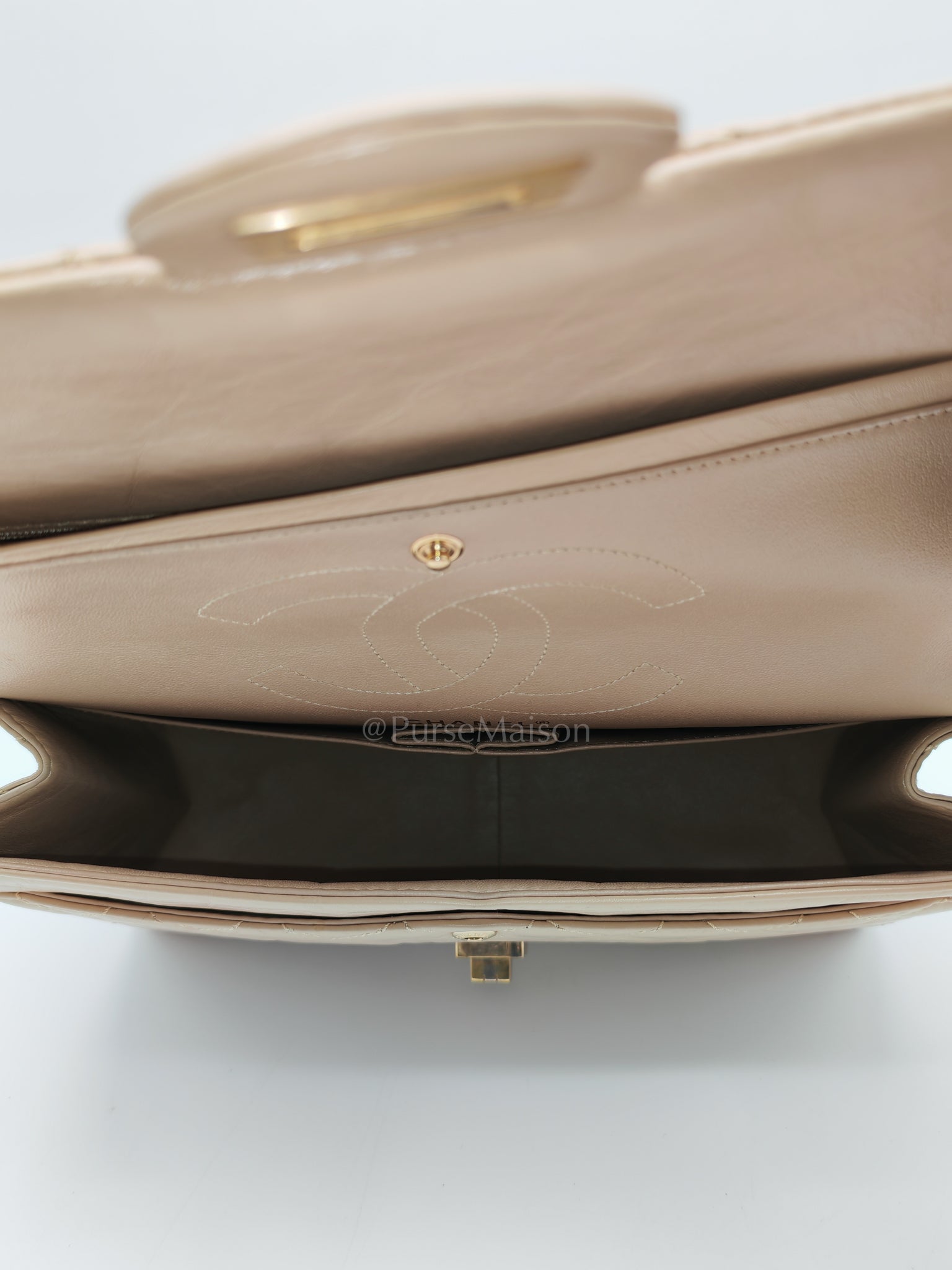 Reissue 2.55 in Beige Distressed Calfskin Leather an Aged Gold Hardwadre Series 18 | Purse Maison Luxury Bags Shop